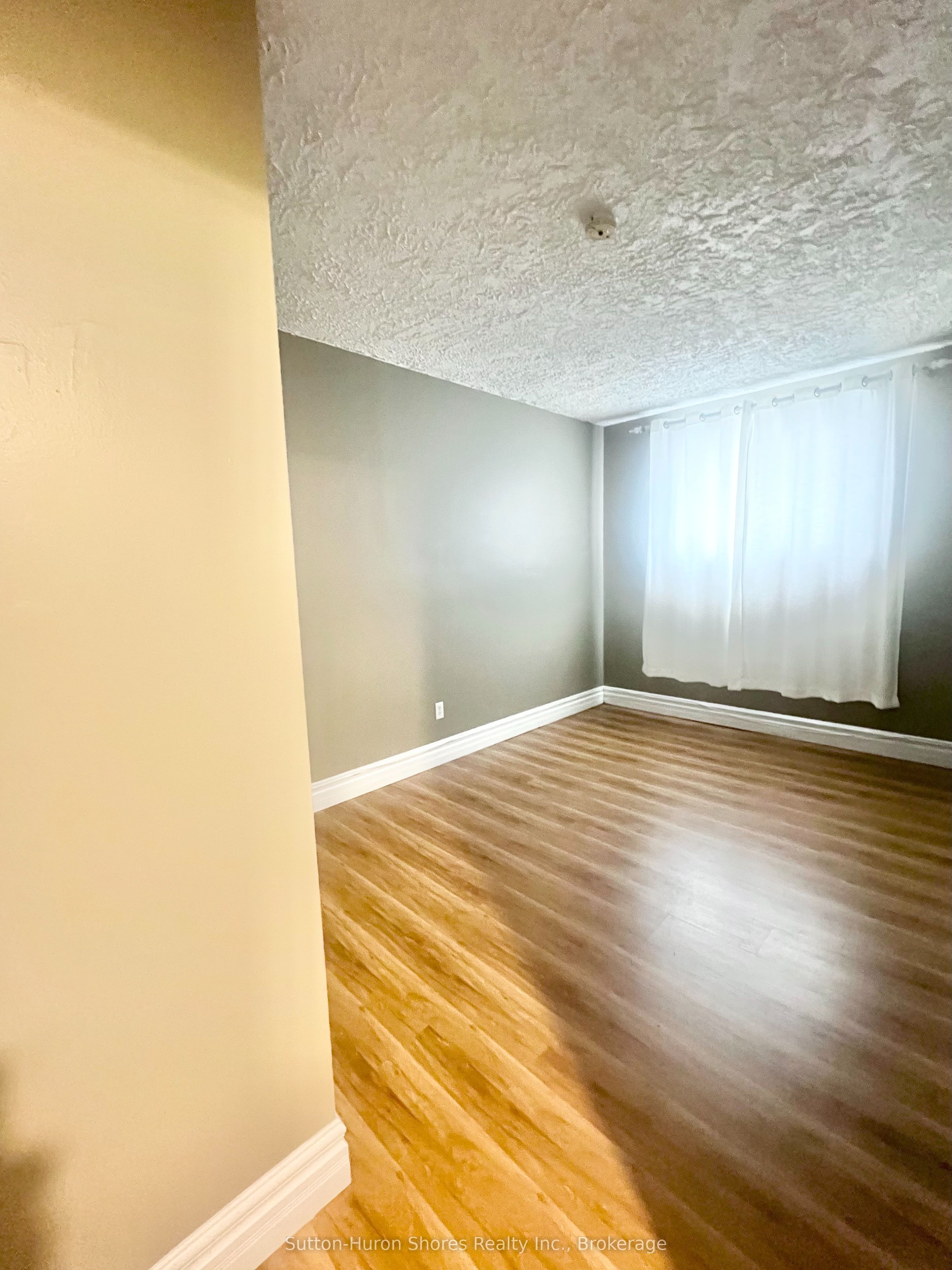#114 - 229 Adelaide Street Property Photo 8