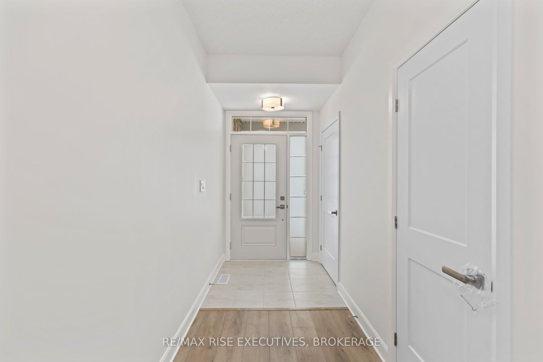 410 Buckthorn Drive Property Photo 2