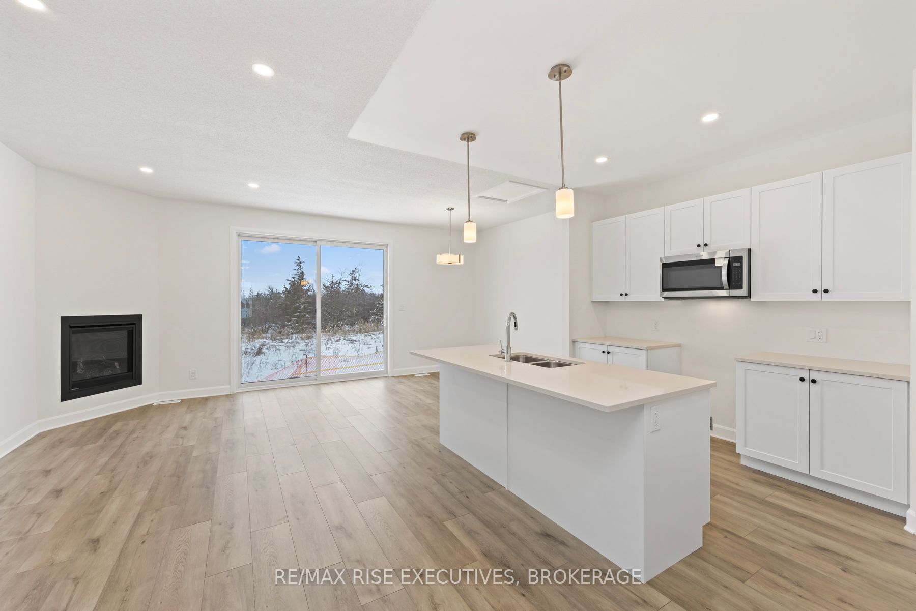 410 Buckthorn Drive Property Photo 3