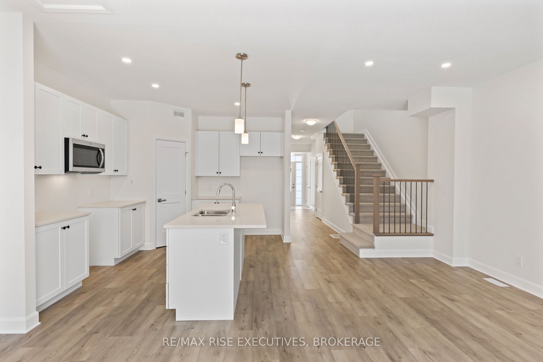 410 Buckthorn Drive Property Photo 12