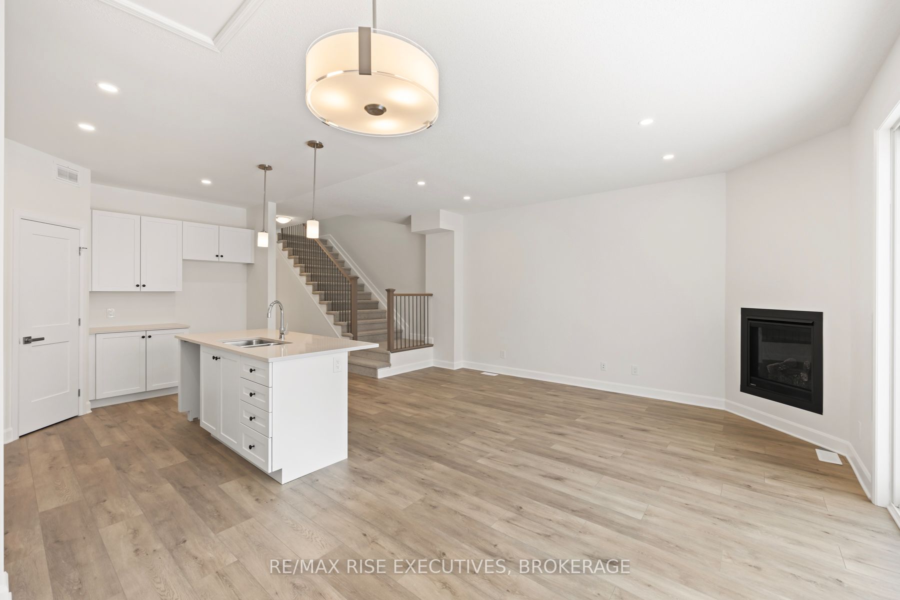 410 Buckthorn Drive Property Photo 13