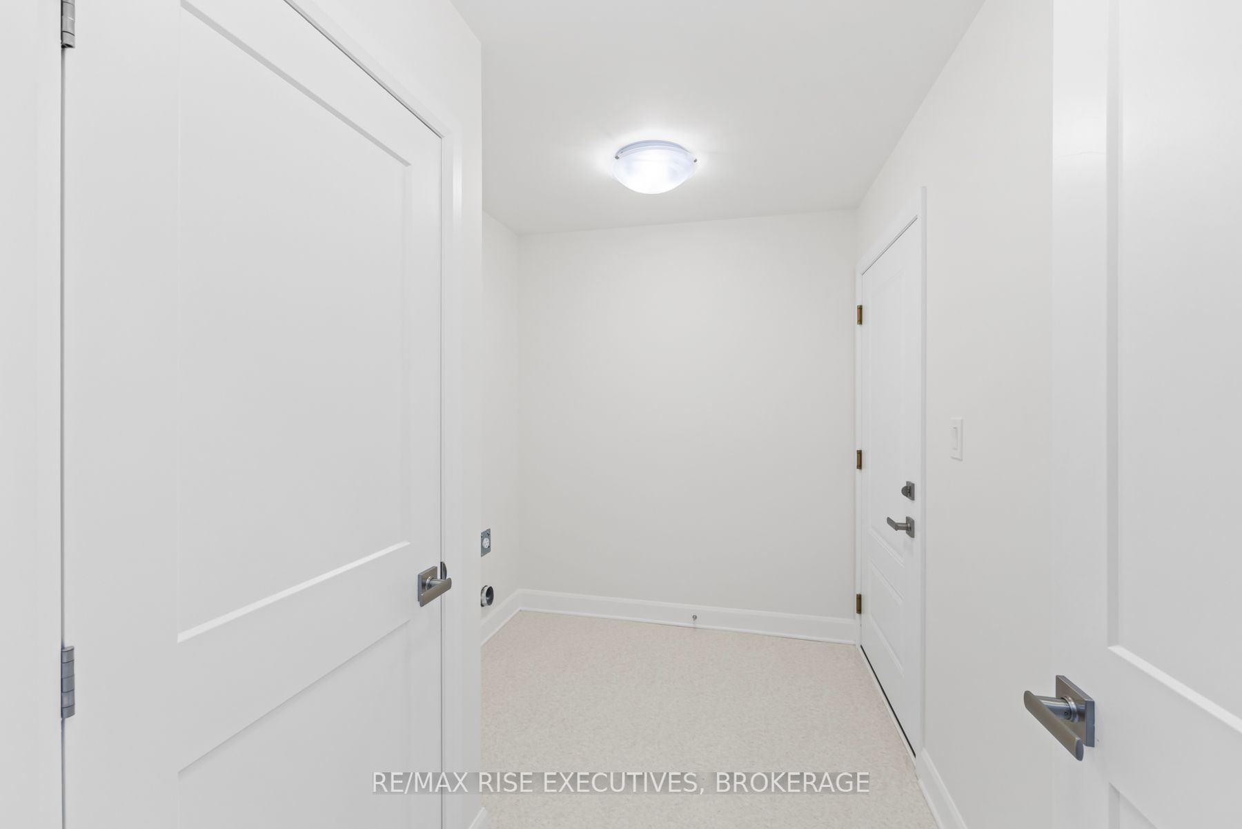 410 Buckthorn Drive Property Photo 14