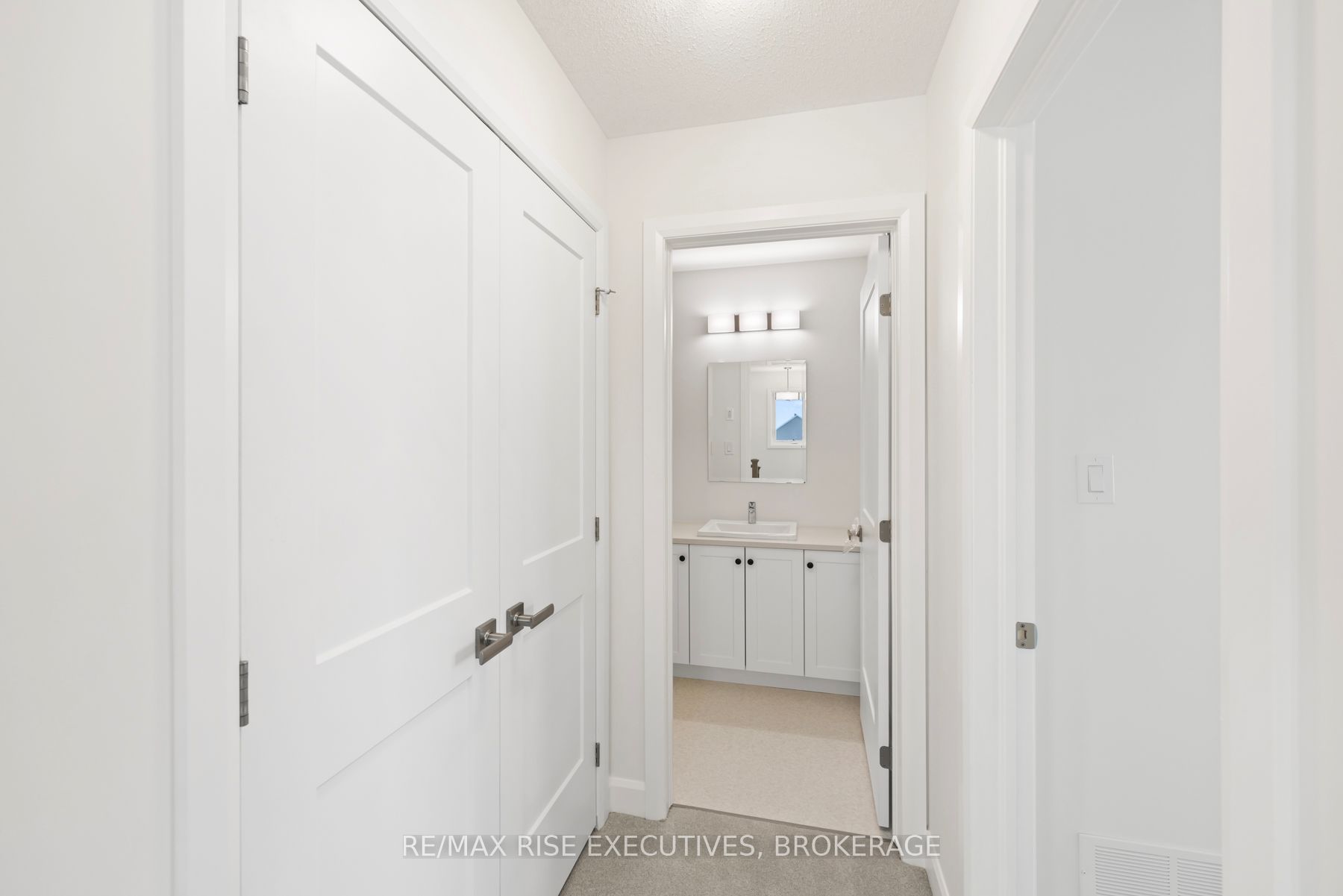 410 Buckthorn Drive Property Photo 24