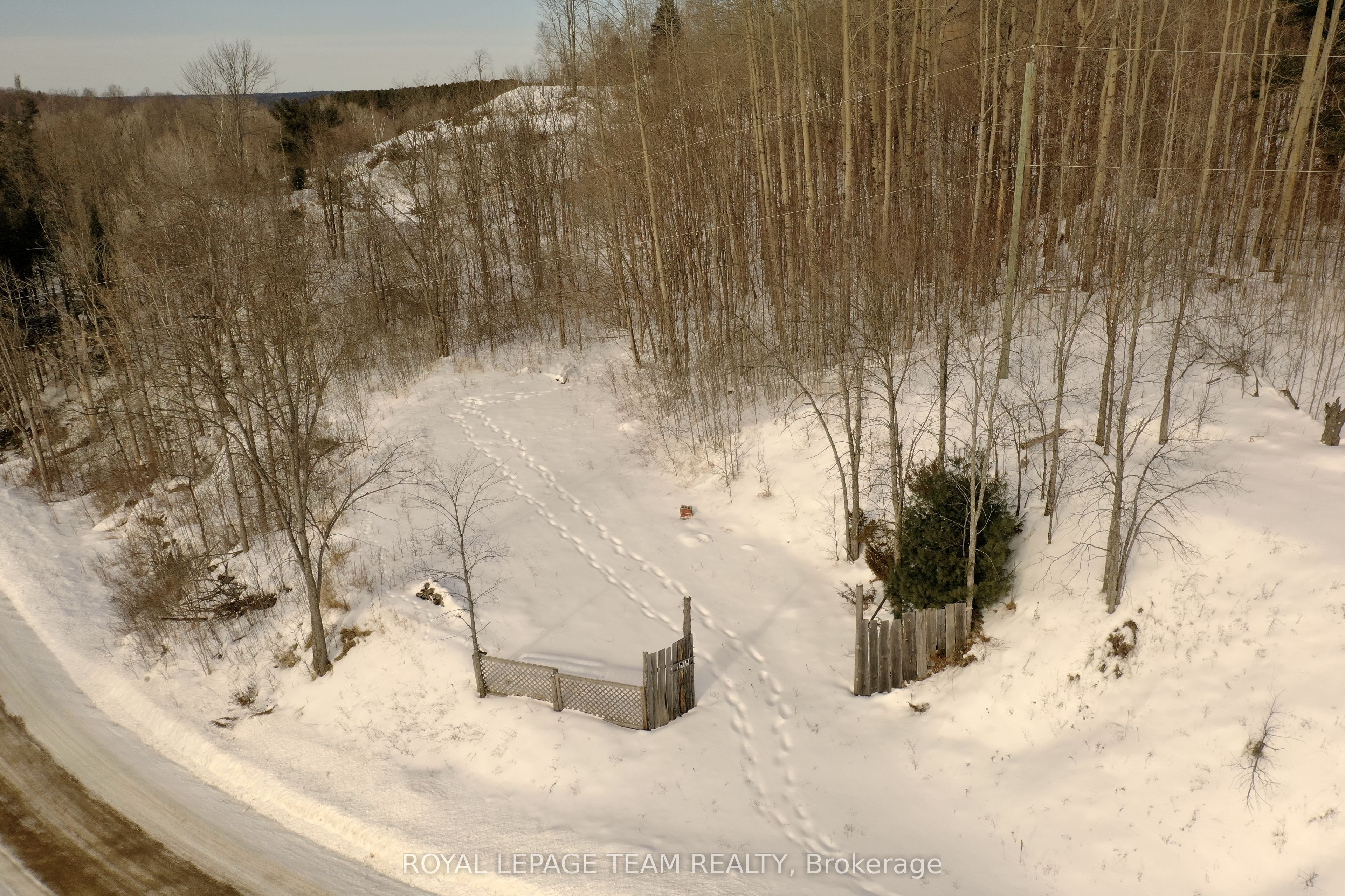 1231 Shiner Road Property Photo 2