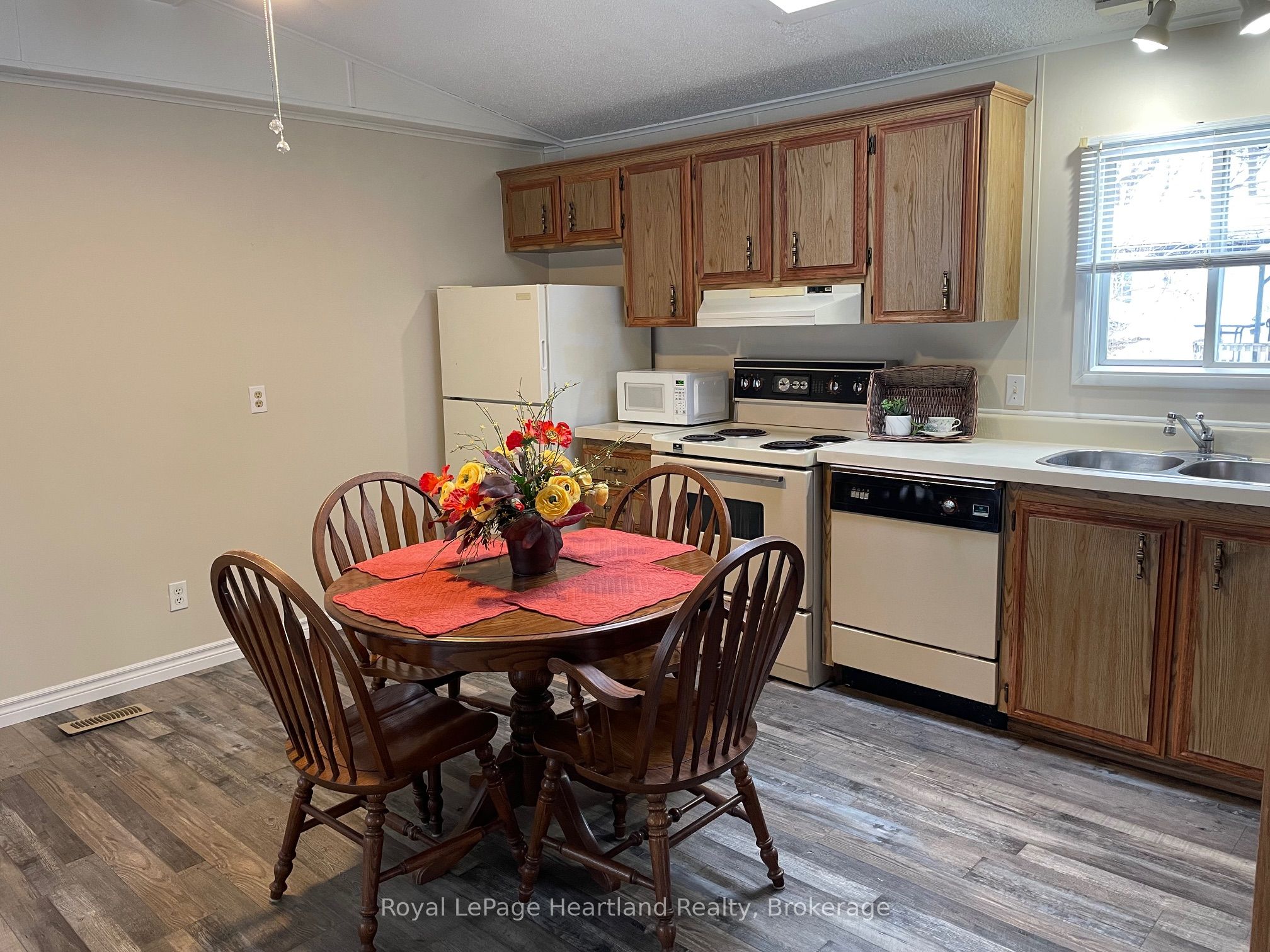 7 Sioux Lane Property Photo 6