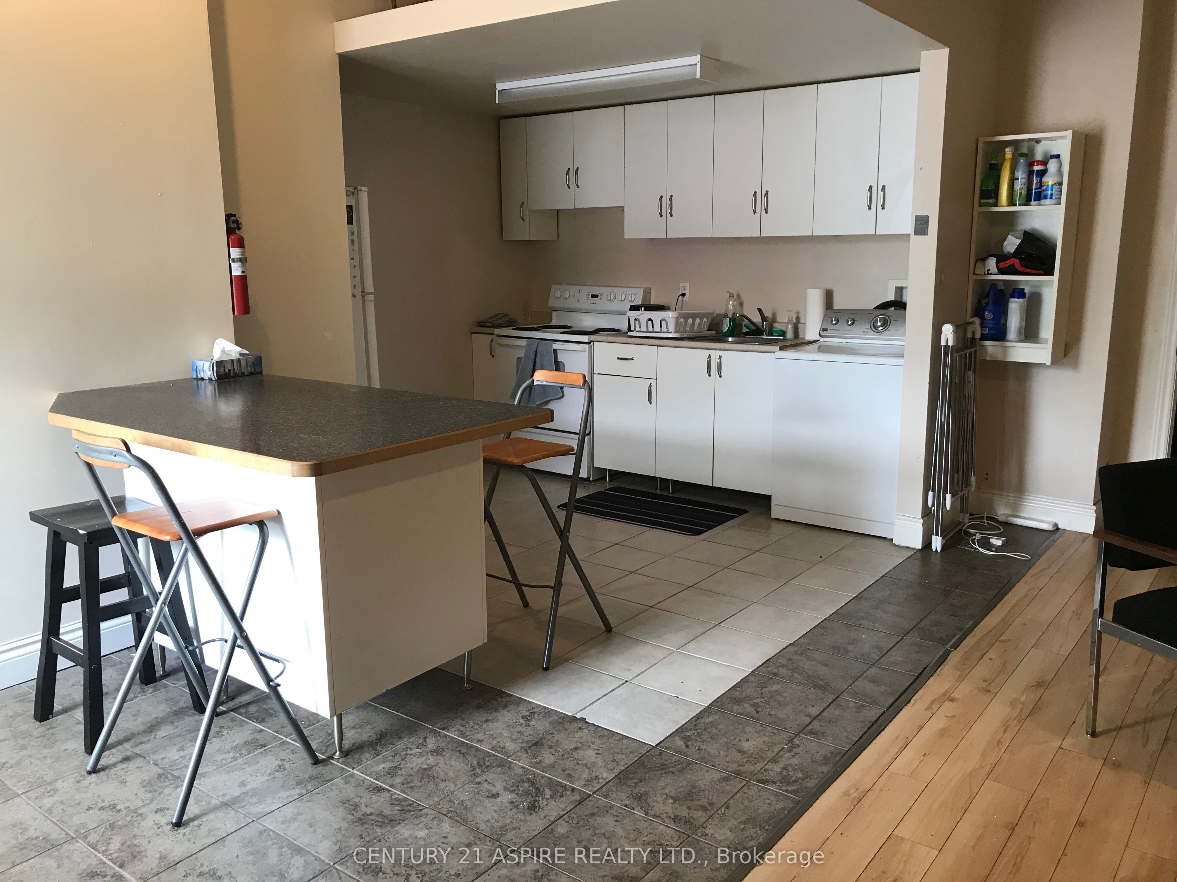 156 Mackay Street Property Photo 9