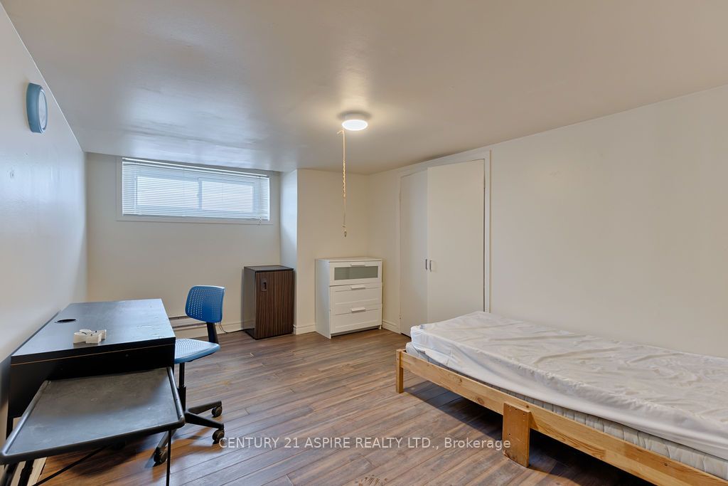 156 Mackay Street Property Photo 43