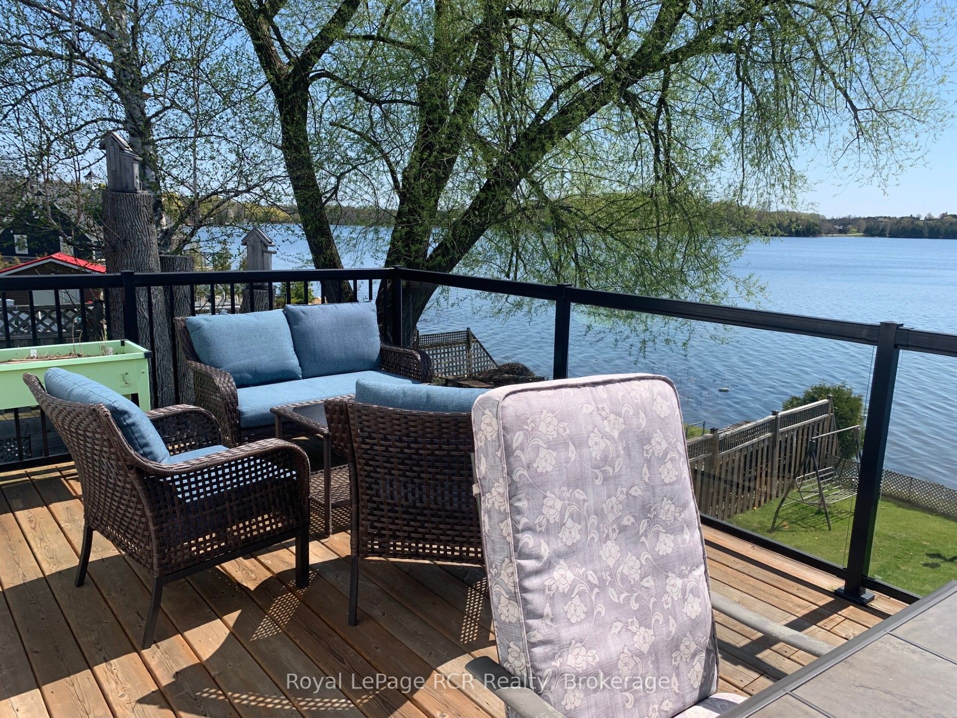 48 Island View Drive N Property Photo 1