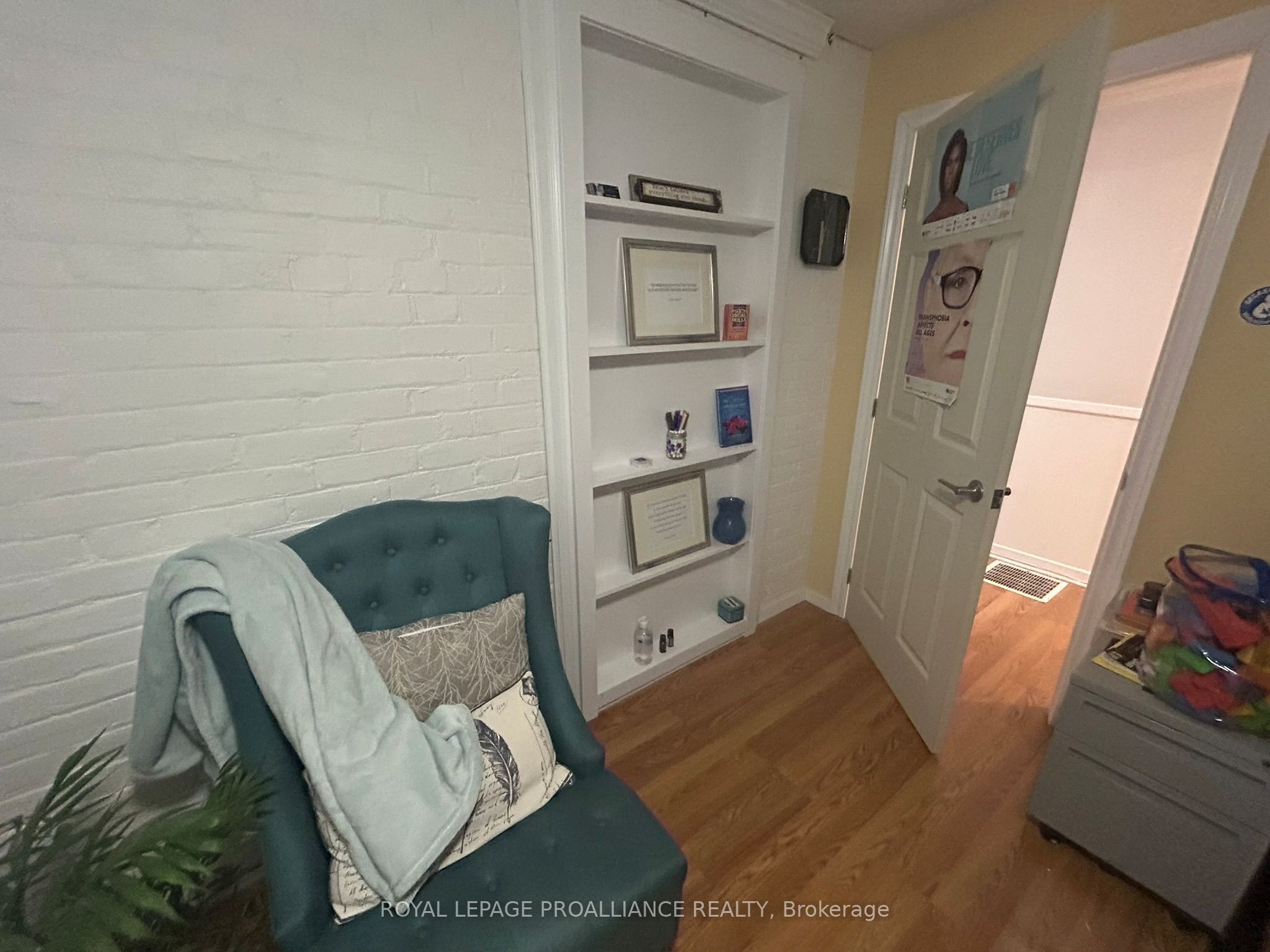 27 Bridge Street Property Photo 32