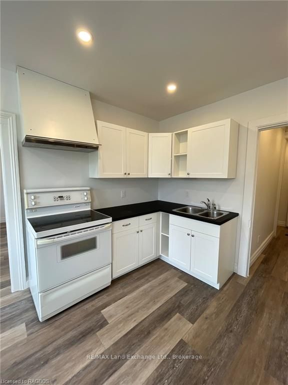 348 Durham Street Property Photo 5