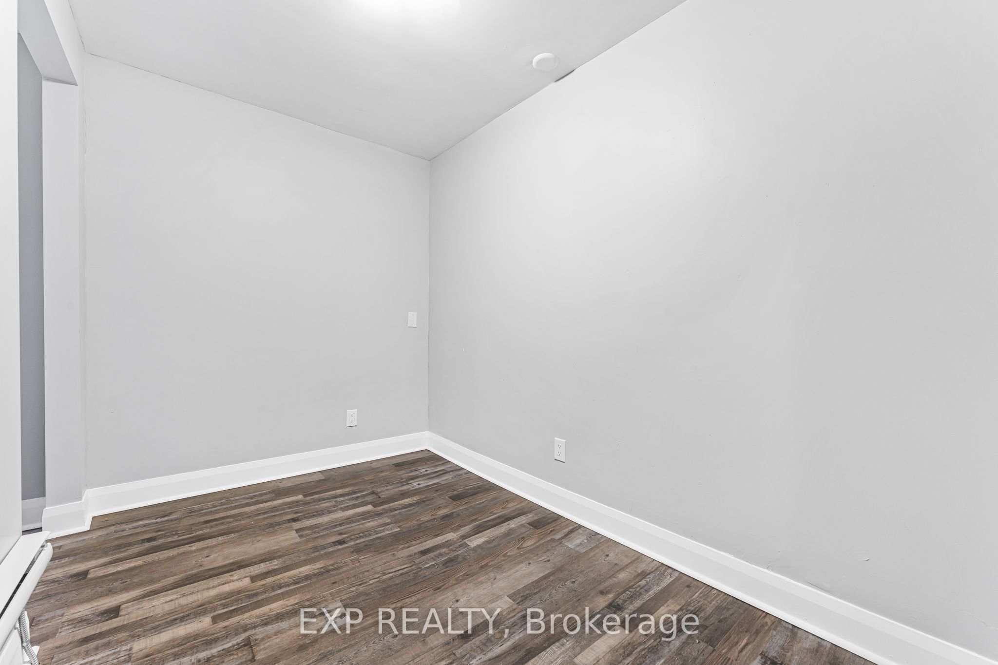 5 - 7 Broadway Avenue Property Photo 11