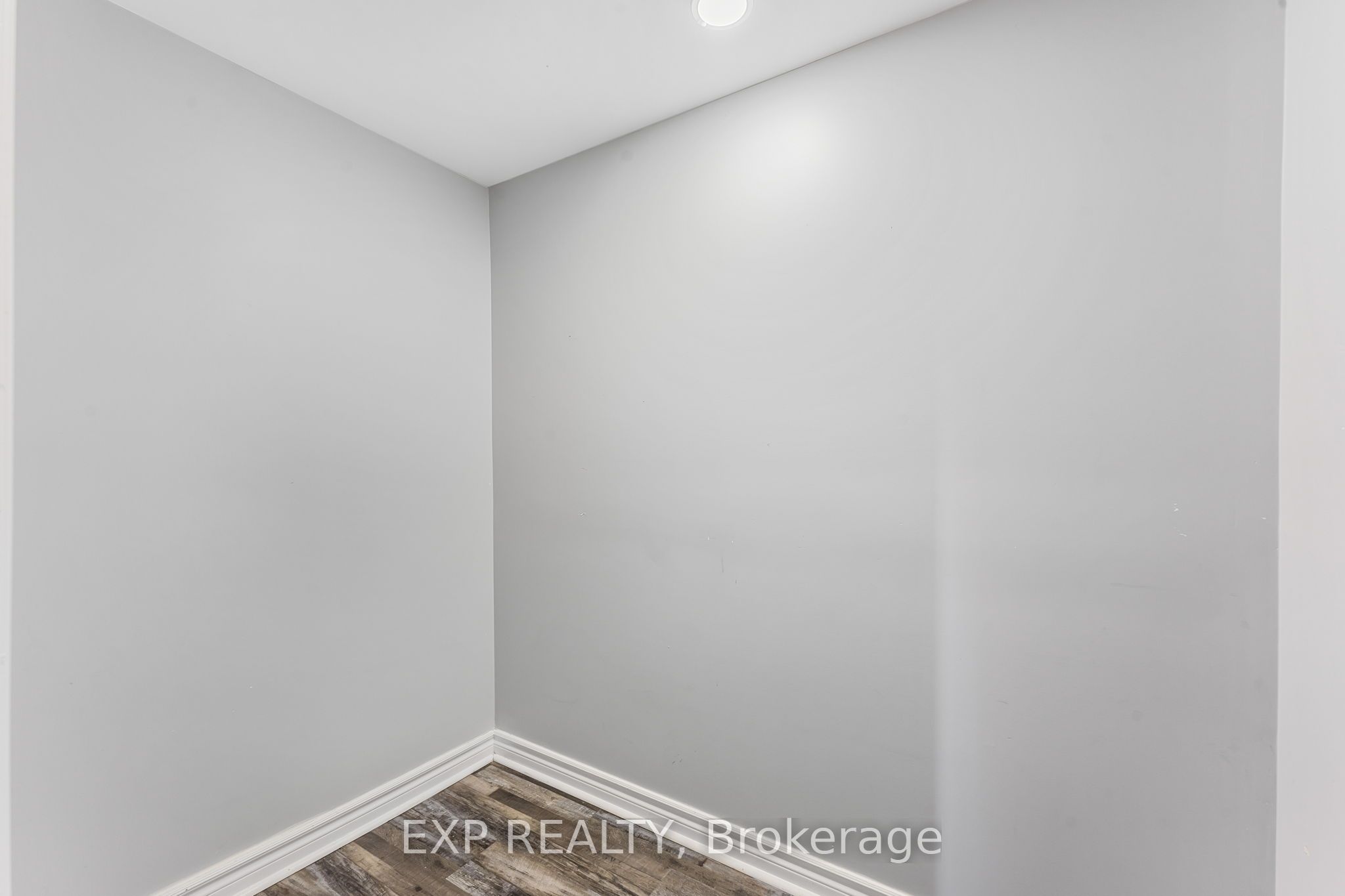 5 - 7 Broadway Avenue Property Photo 23