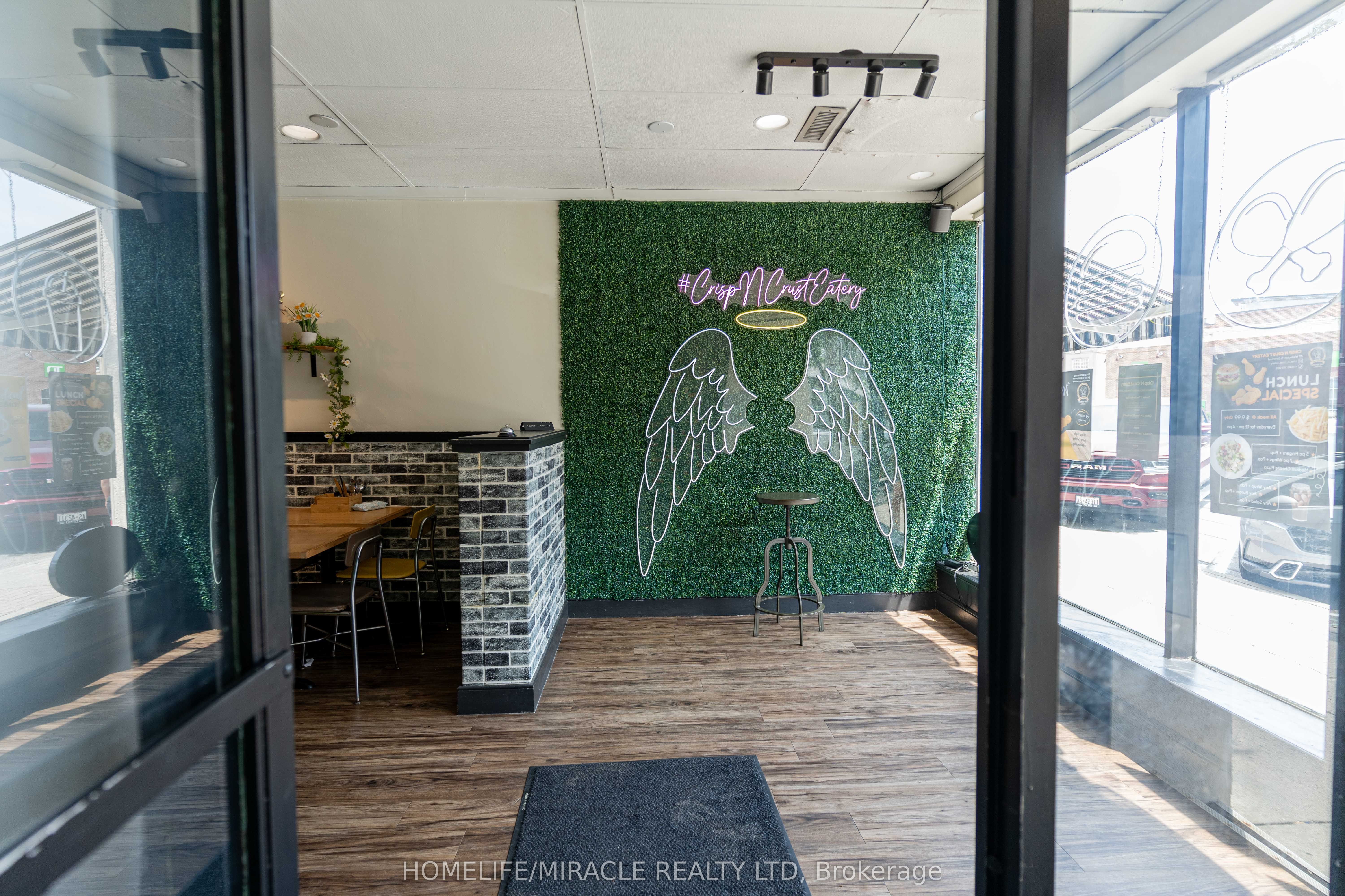 20 Wellington Street Property Photo 2