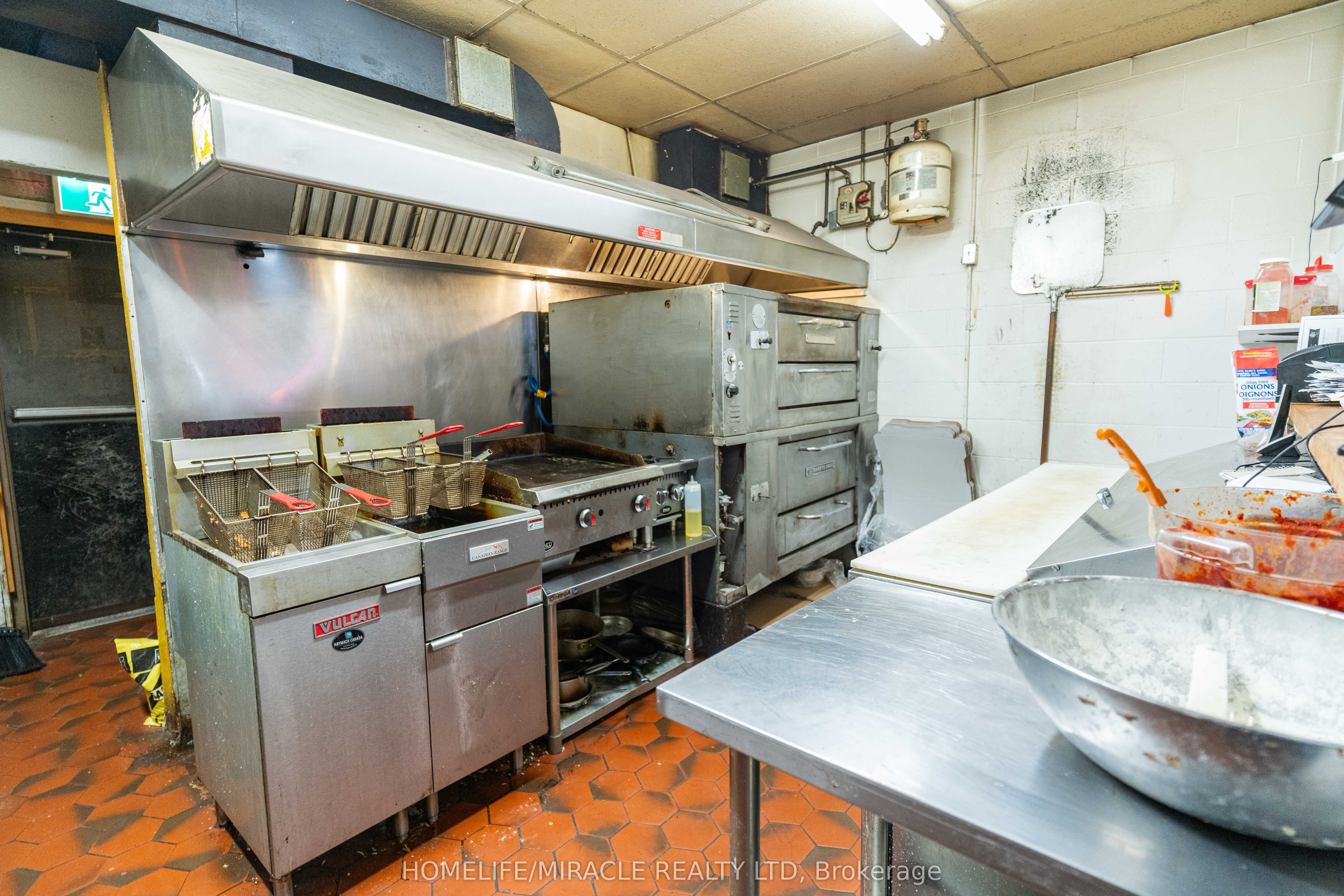 20 Wellington Street Property Photo 16