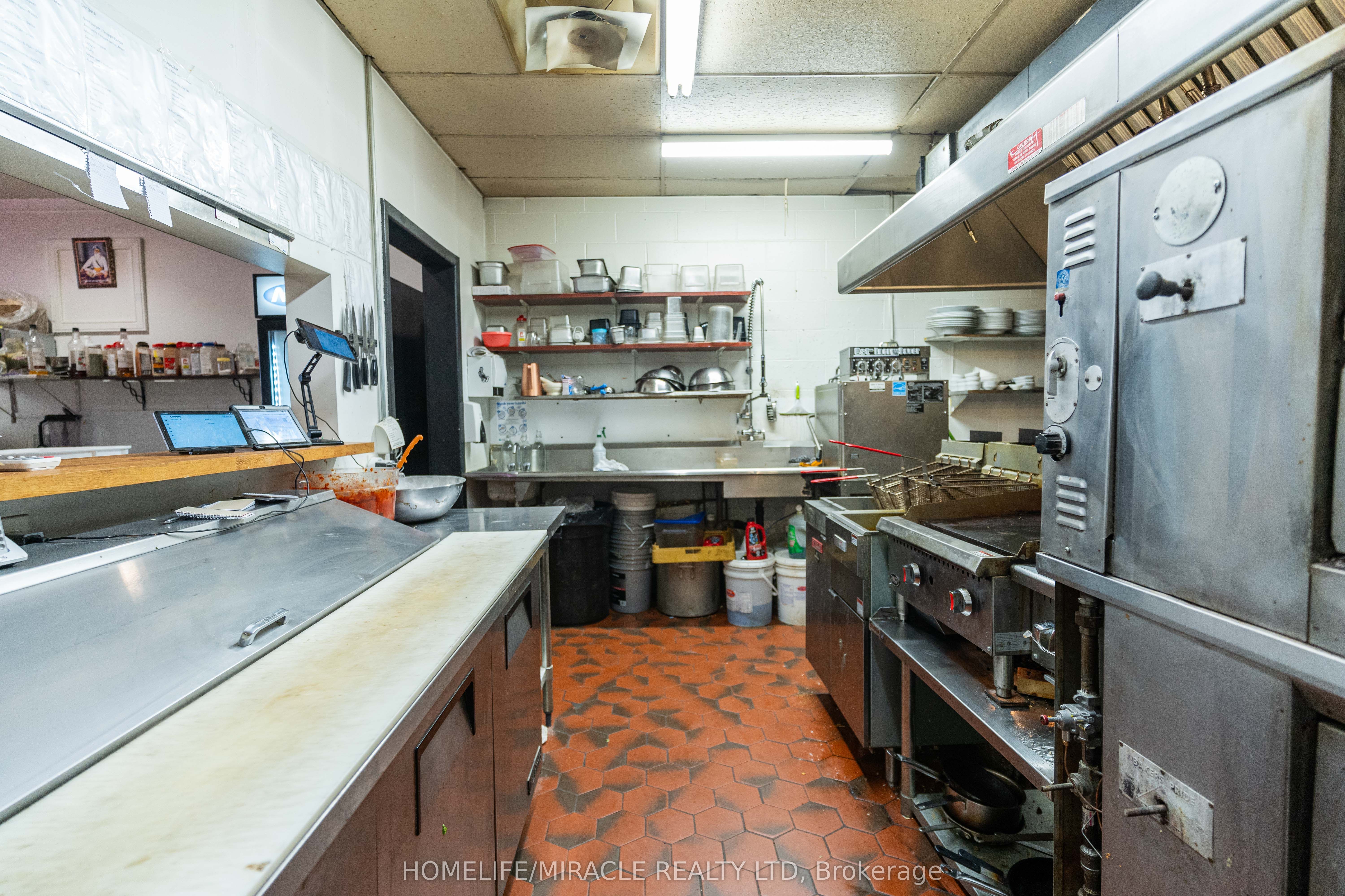 20 Wellington Street Property Photo 18