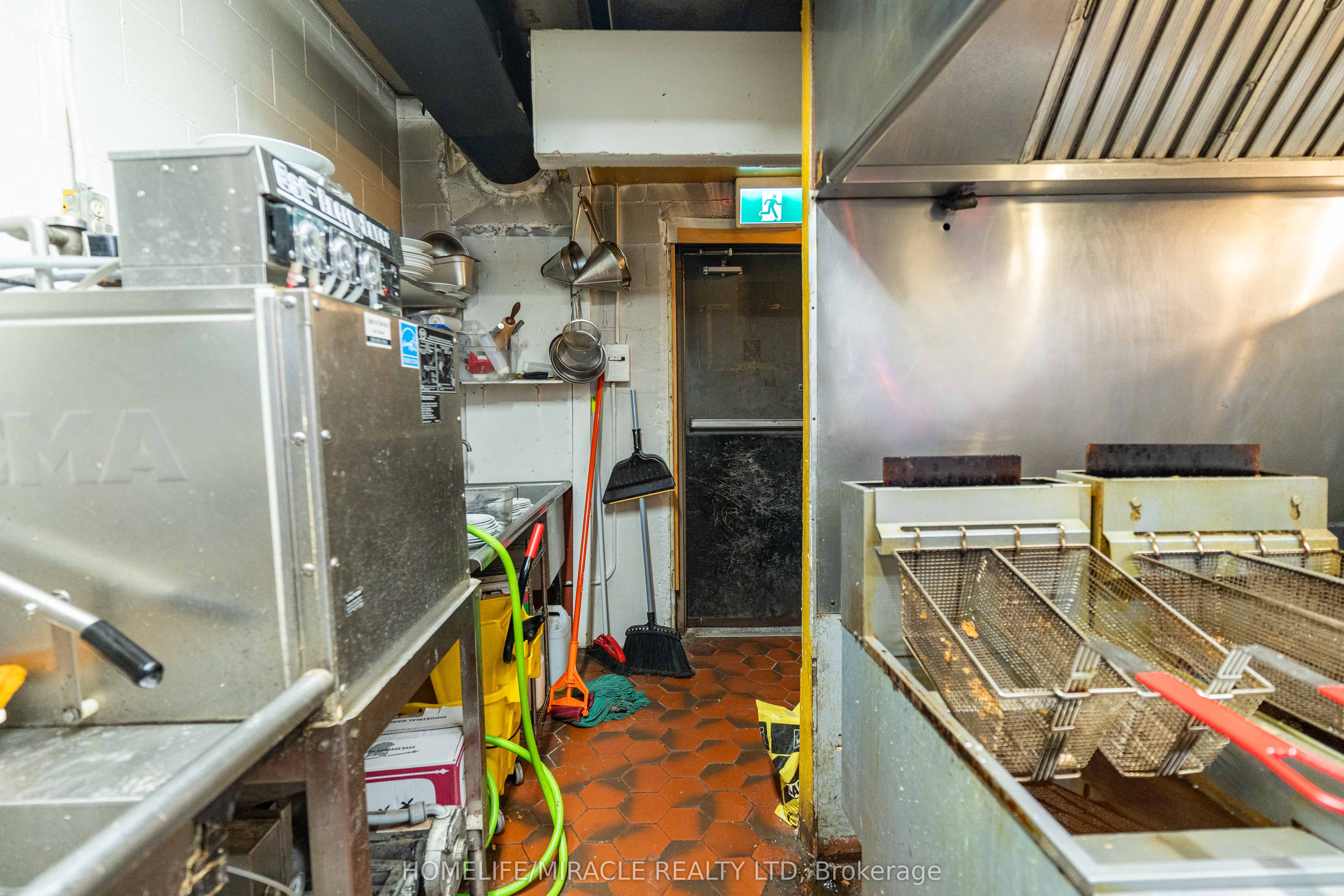 20 Wellington Street Property Photo 20