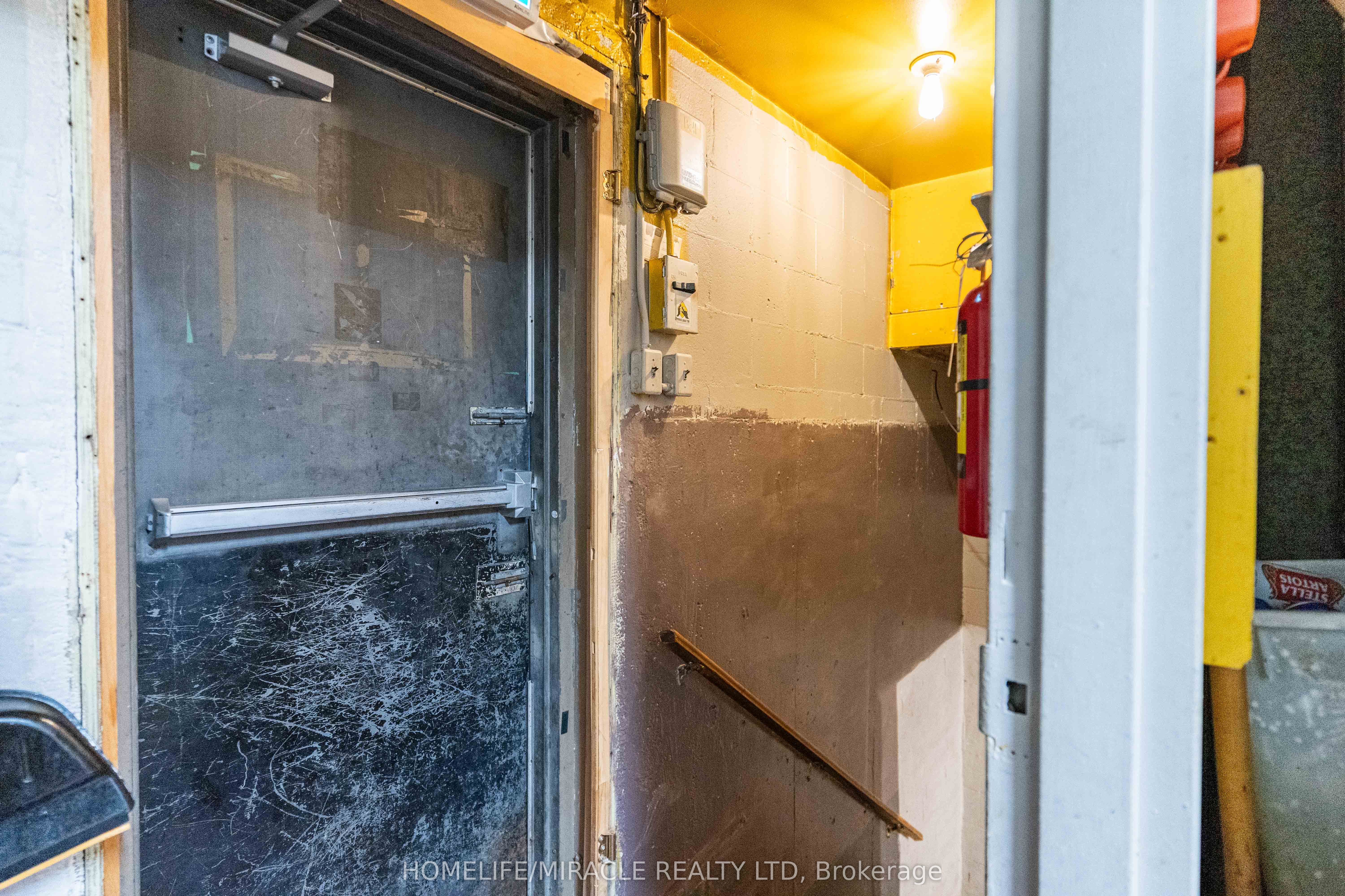 20 Wellington Street Property Photo 21