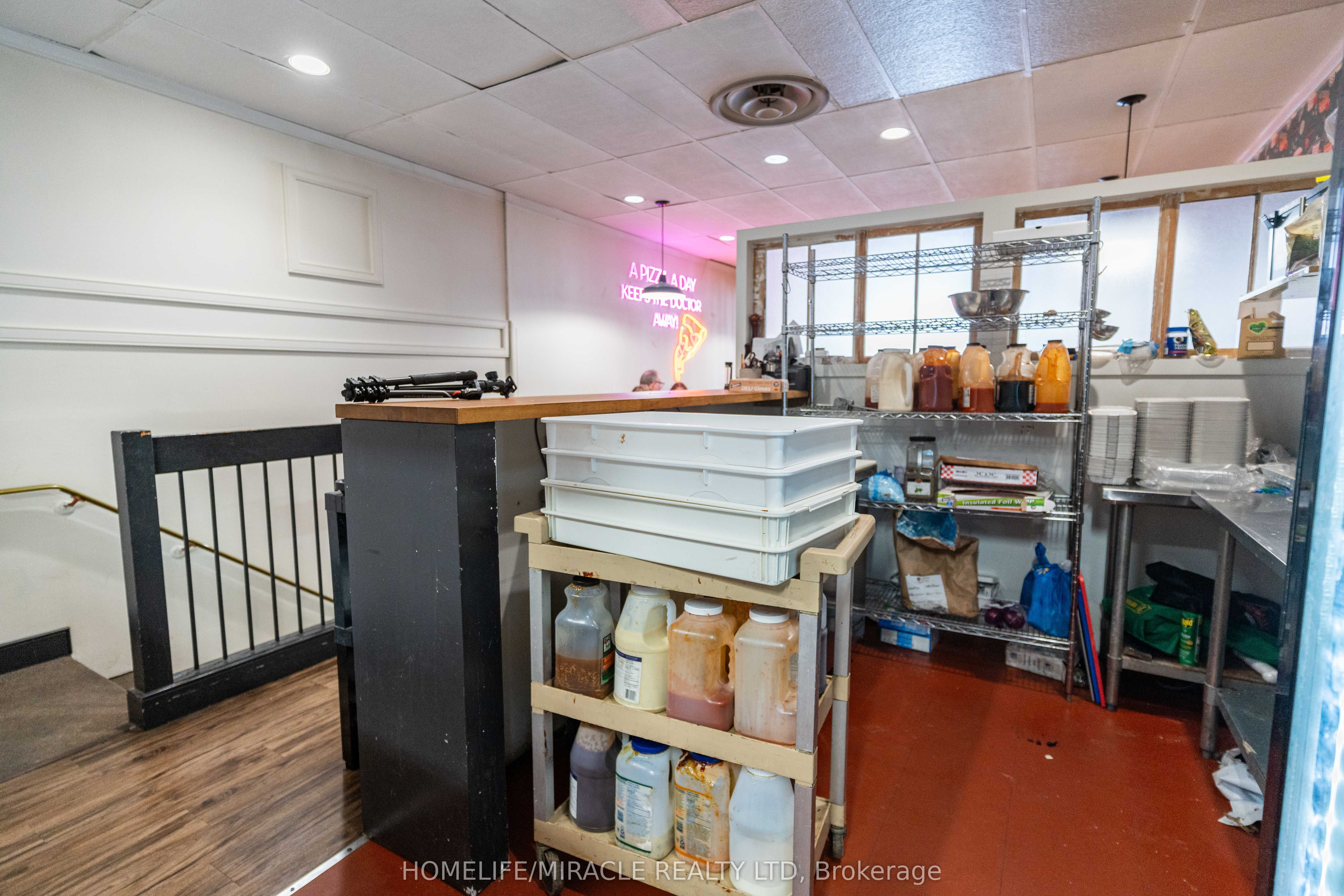 20 Wellington Street Property Photo 23
