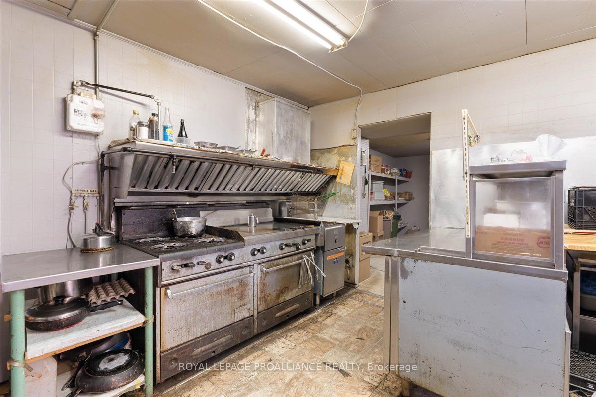 334 Victoria Street Property Photo 12