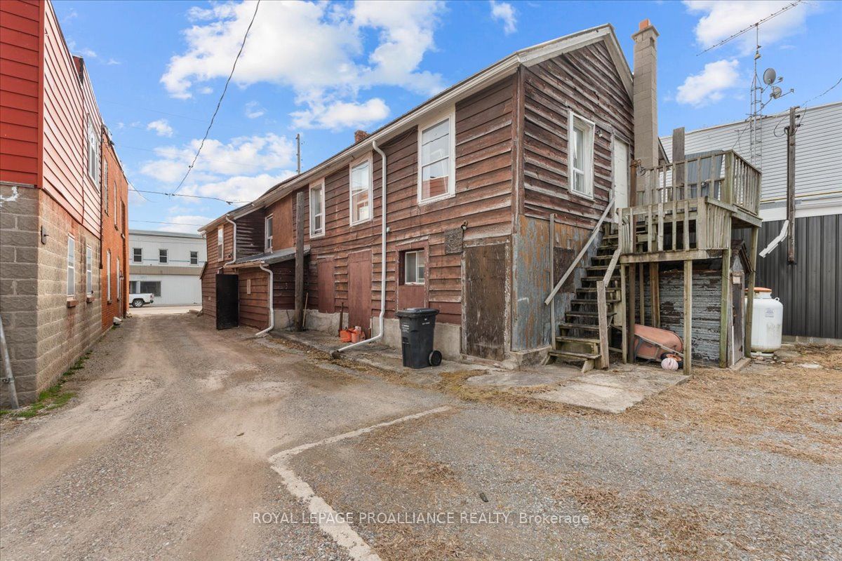 334 Victoria Street Property Photo 19