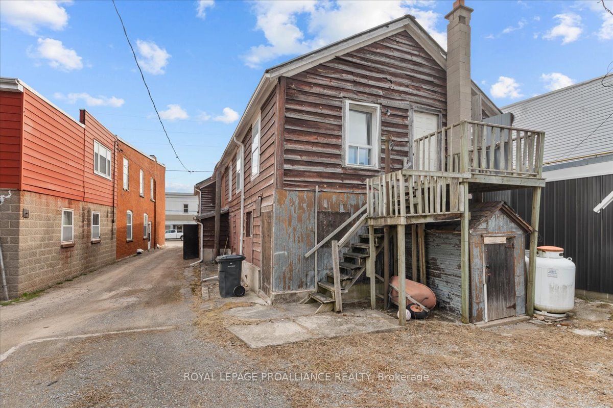 334 Victoria Street Property Photo 20