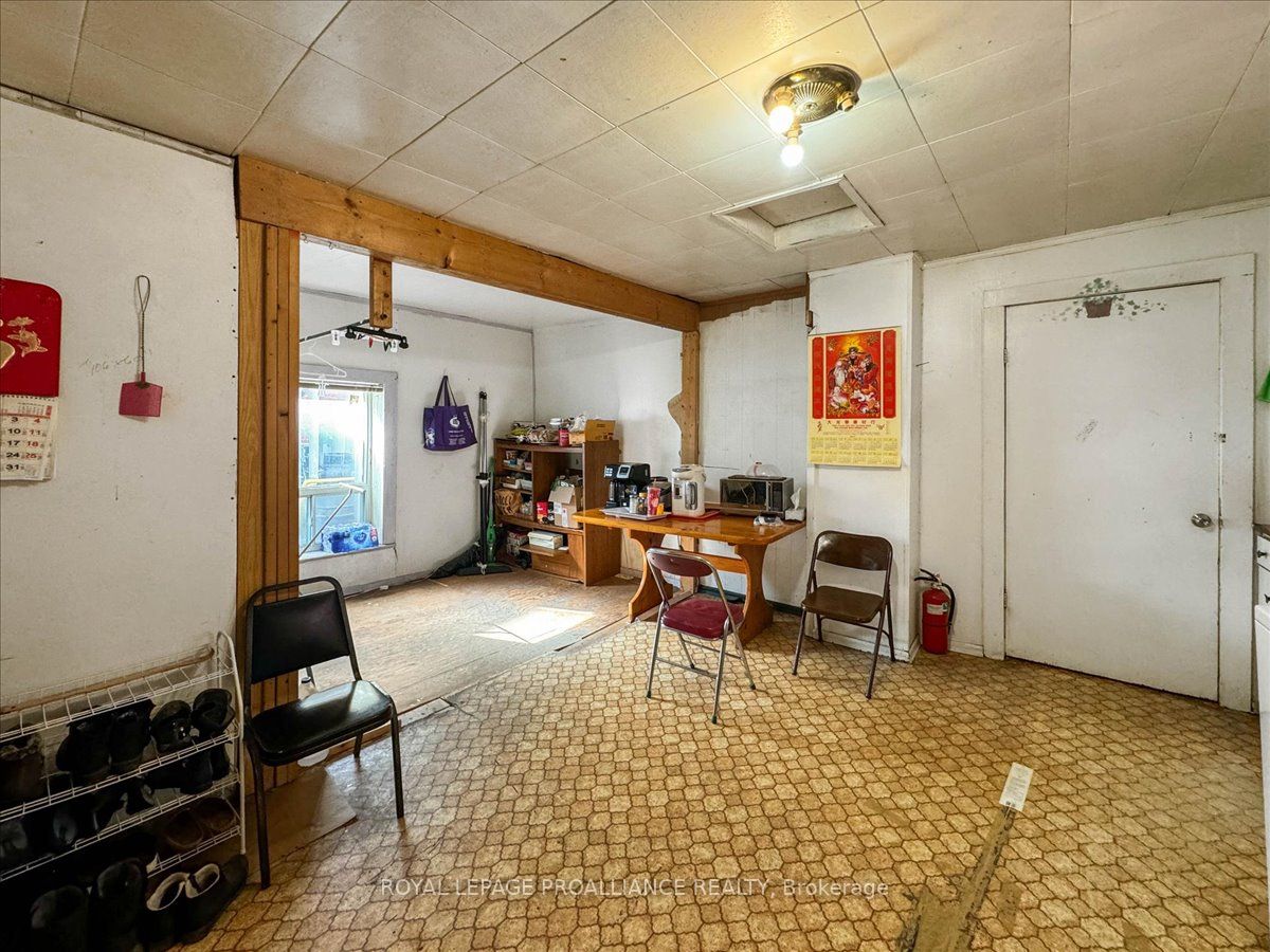 334 Victoria Street Property Photo 23