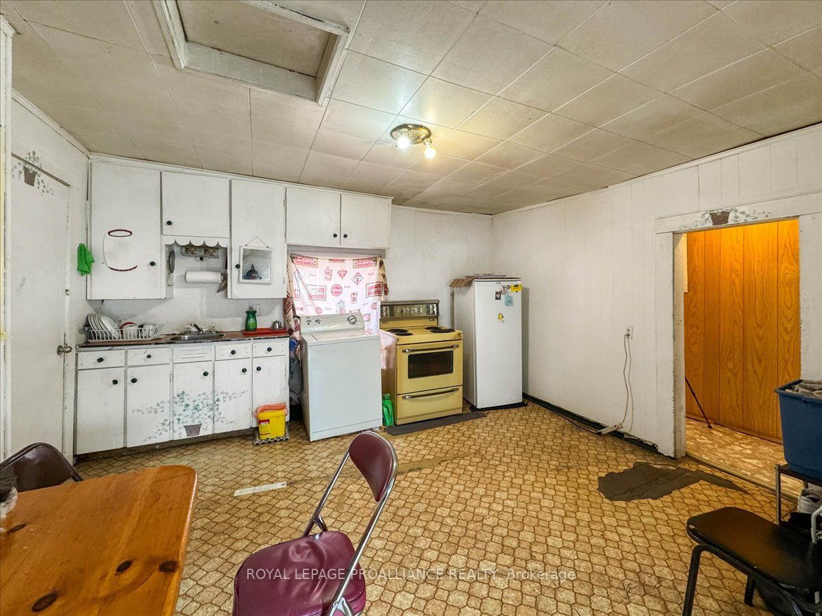 334 Victoria Street Property Photo 24