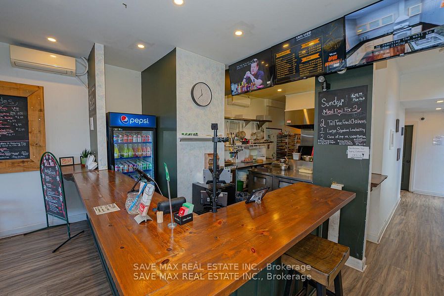 1000 King Street Property Photo 12