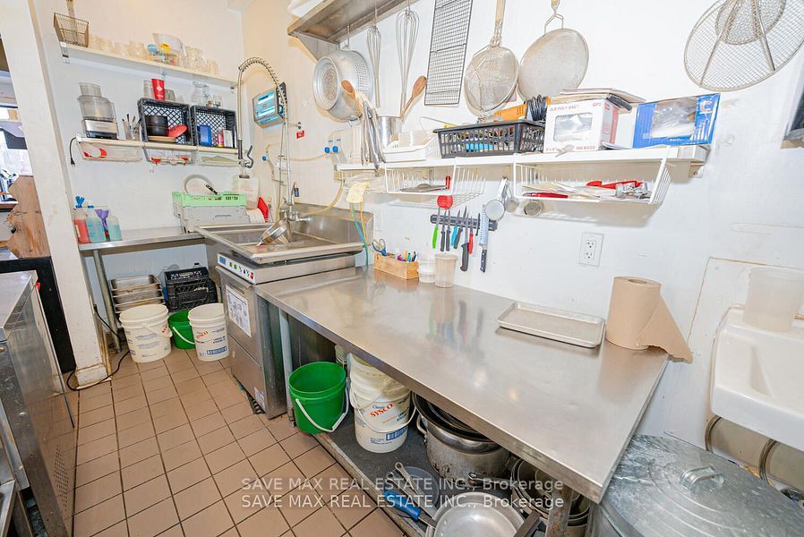 1000 King Street Property Photo 17
