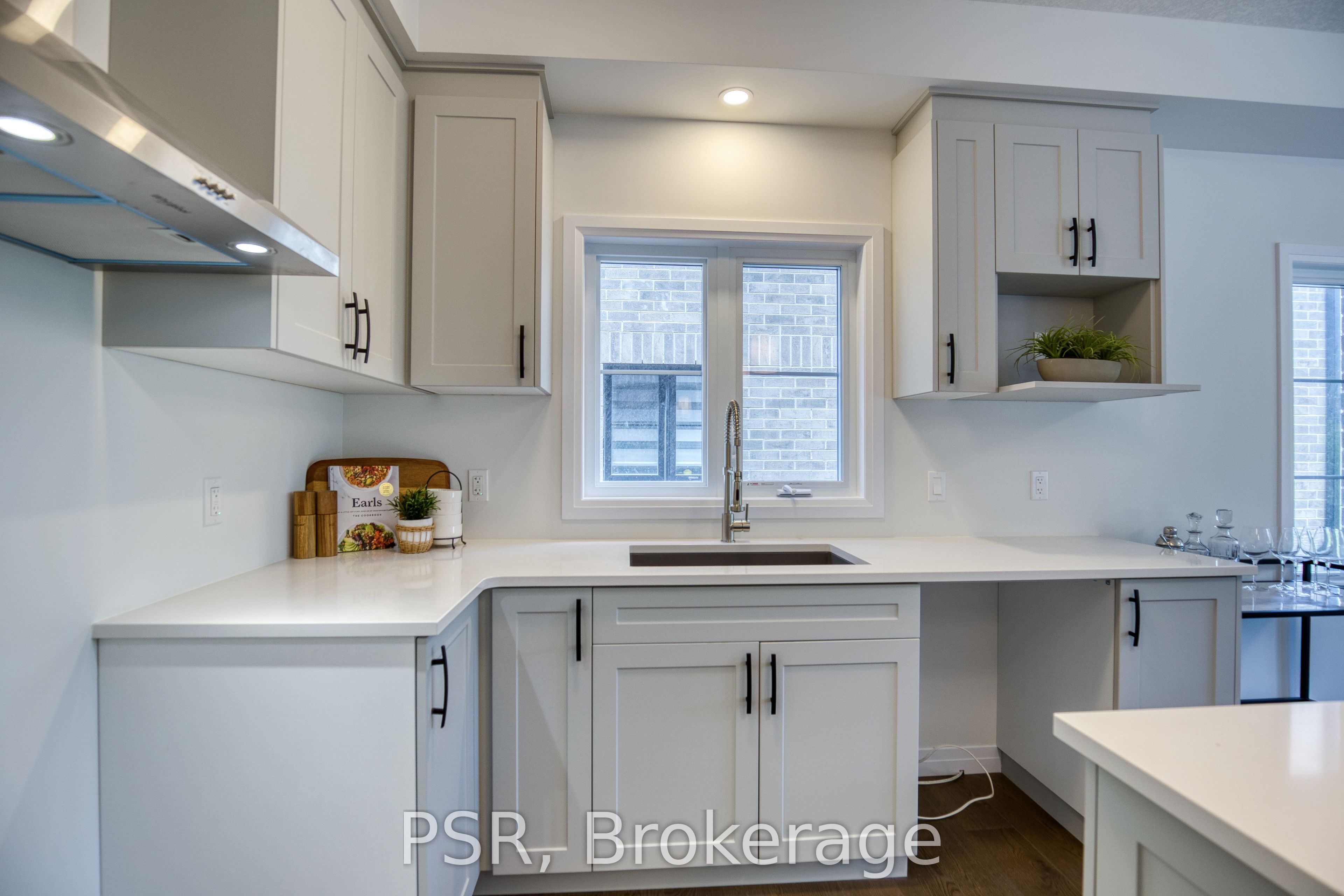 Lot 17 41 Queensbrook Crescent Property Photo 4