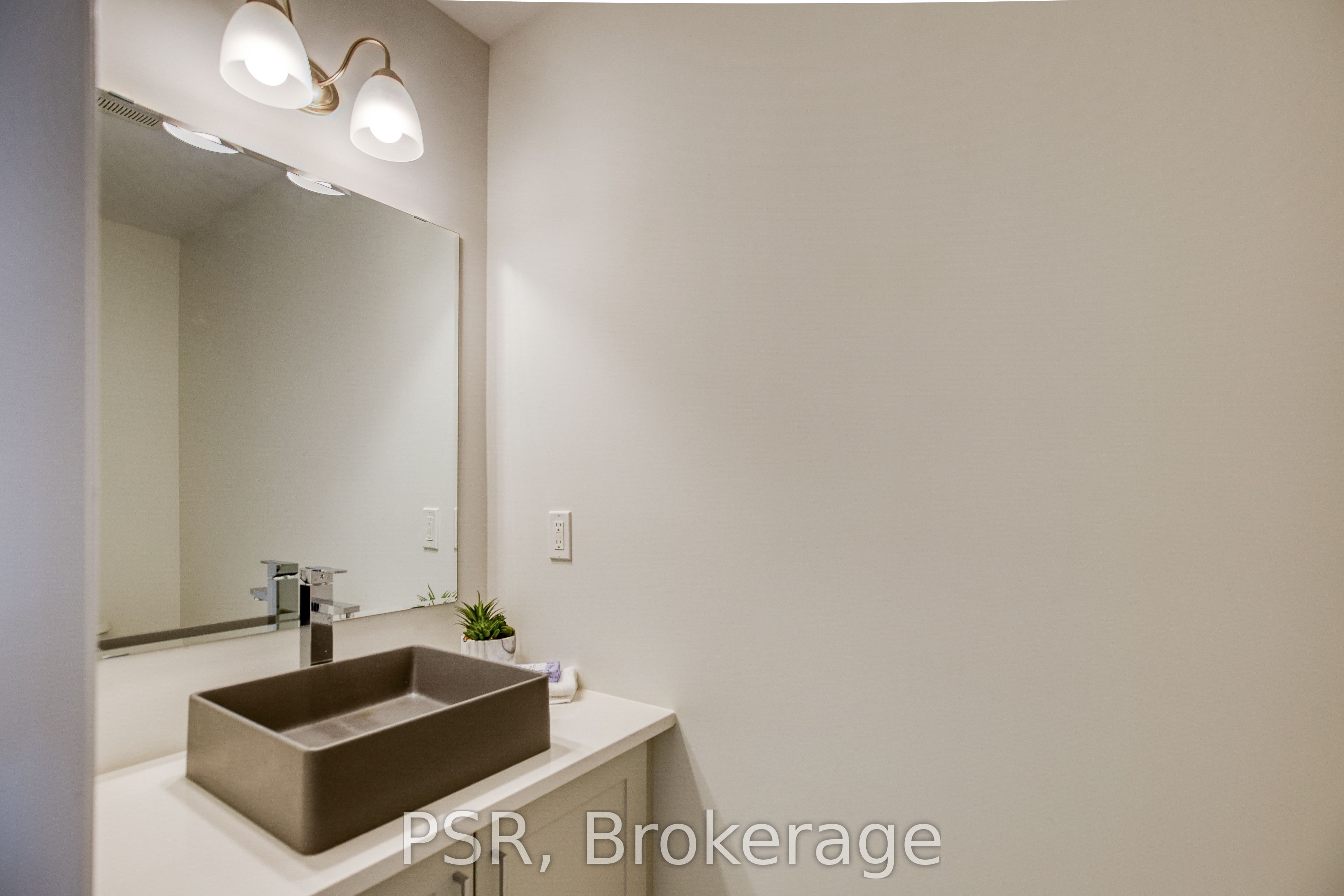 Lot 17 41 Queensbrook Crescent Property Photo 11