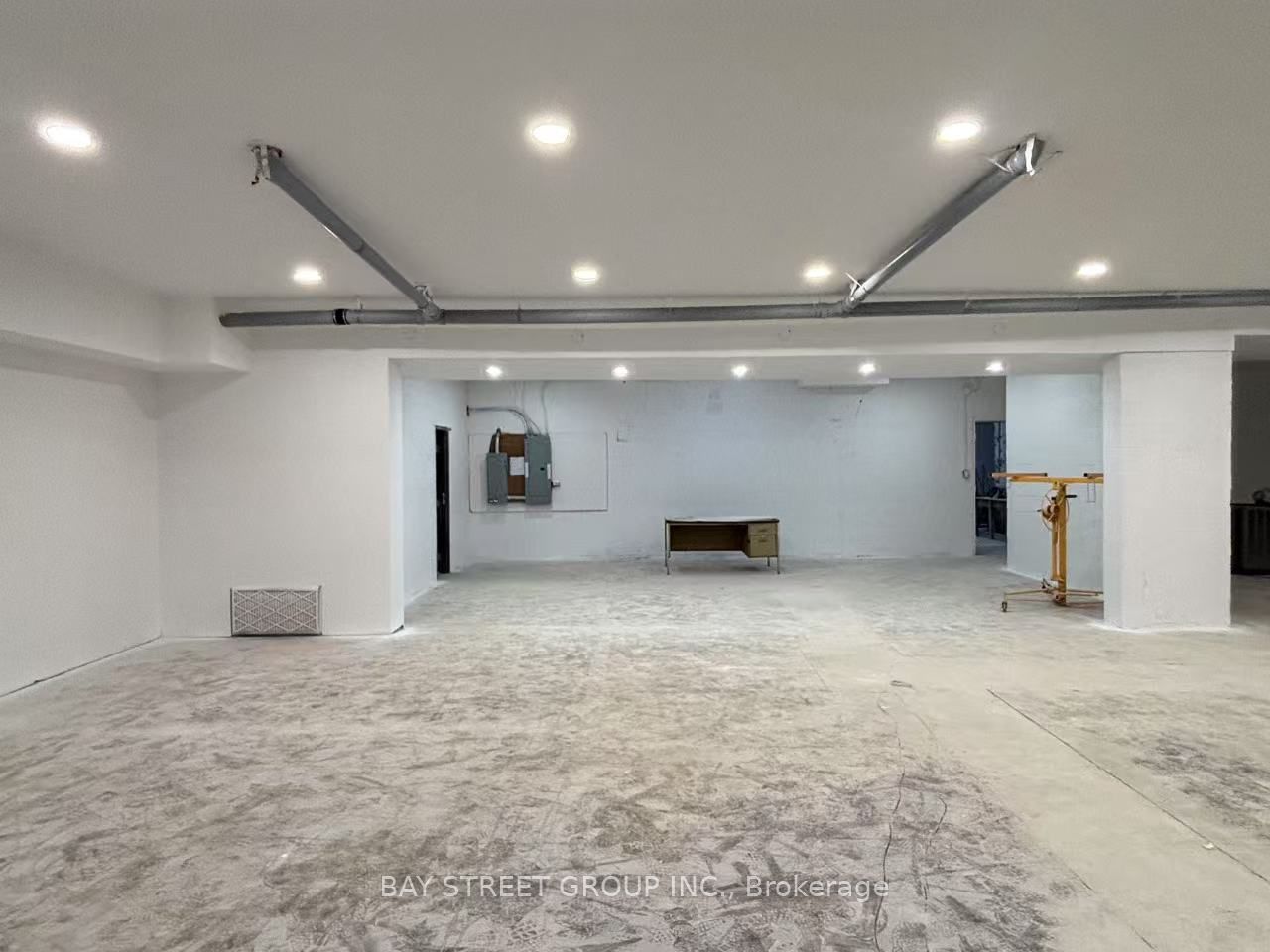 6673 Drummond Road Property Photo 7