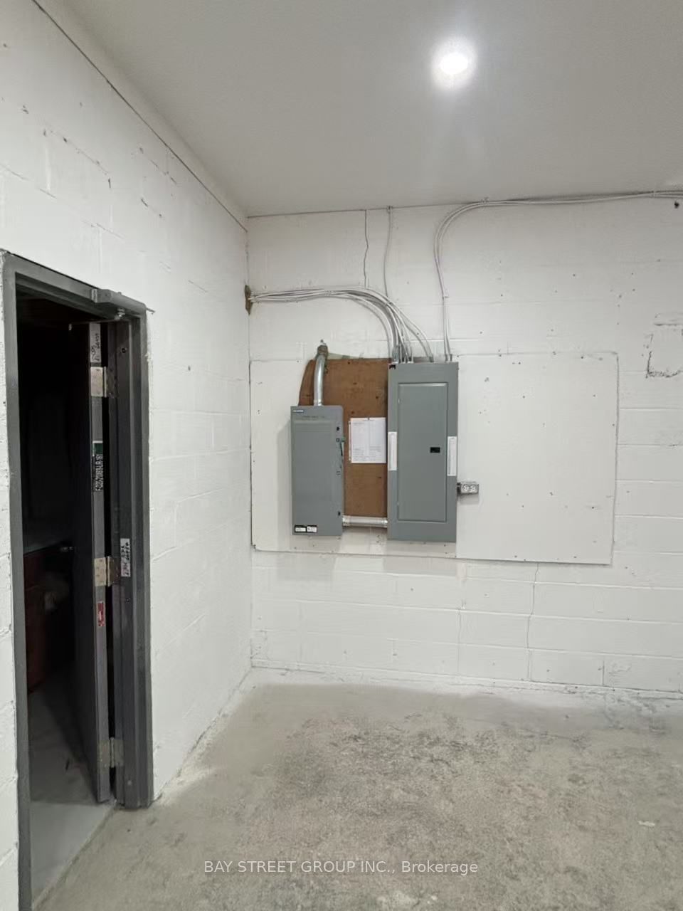 6673 Drummond Road Property Photo 10