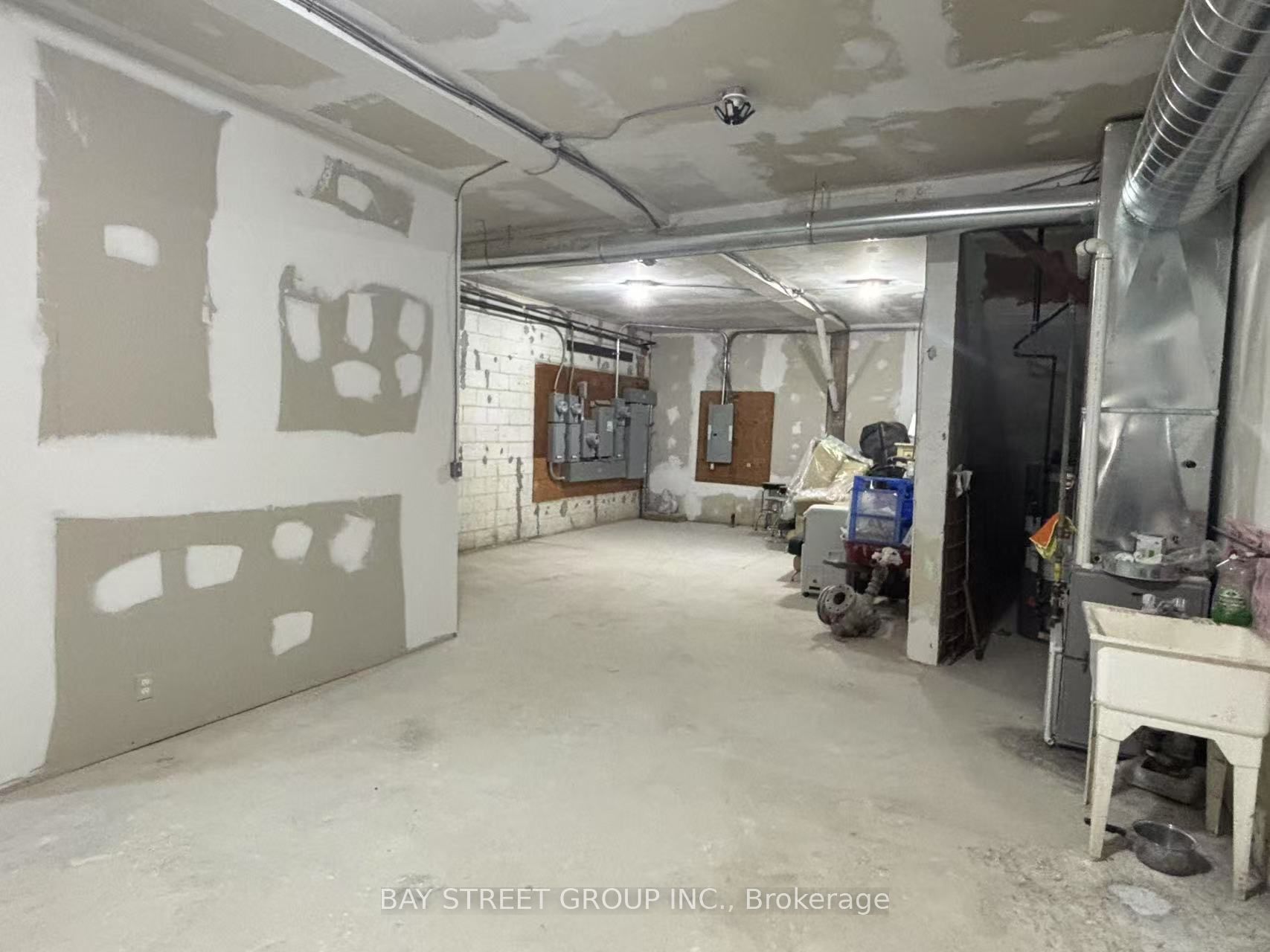 6673 Drummond Road Property Photo 13