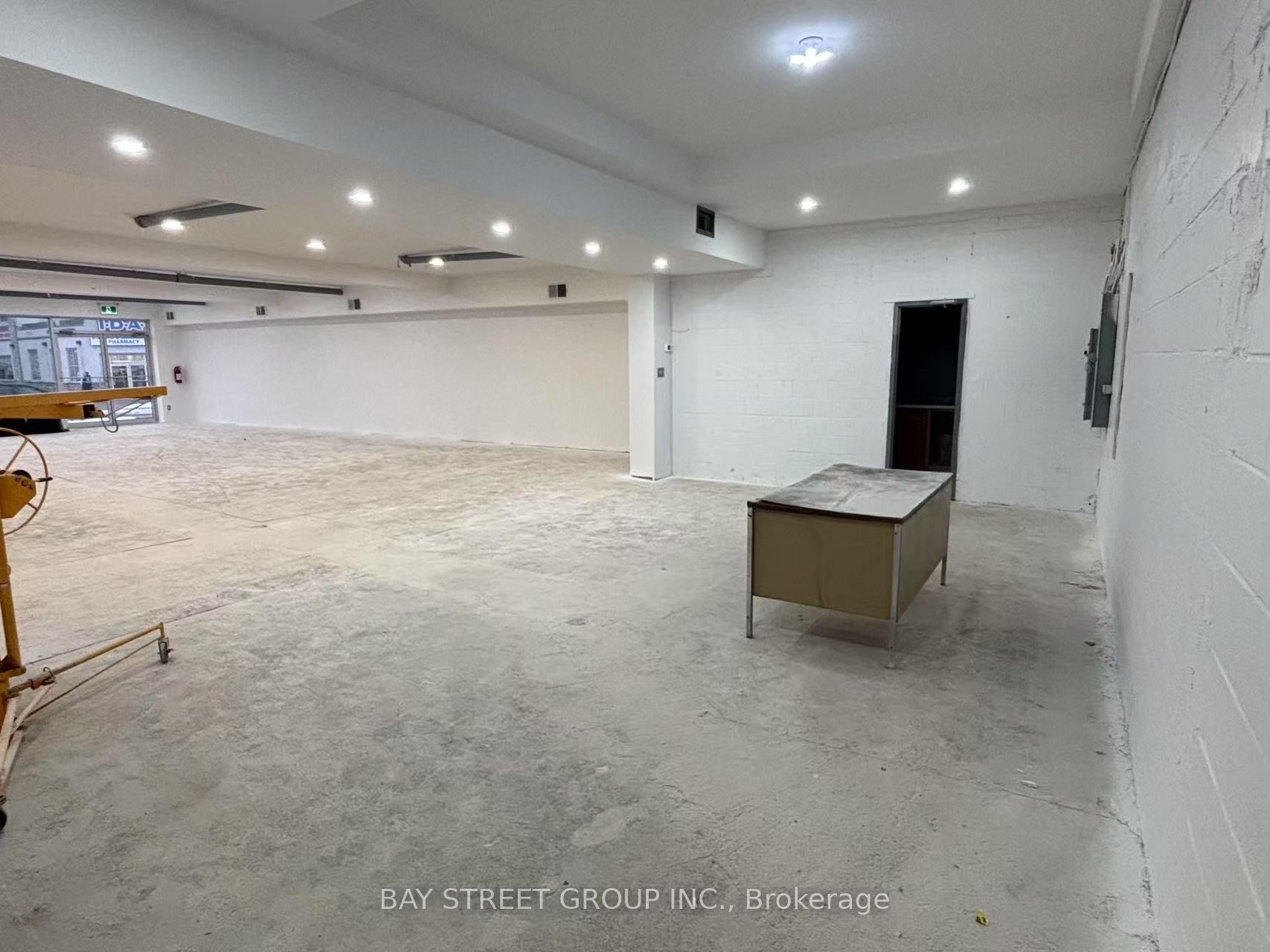 6673 Drummond Road Property Photo 14