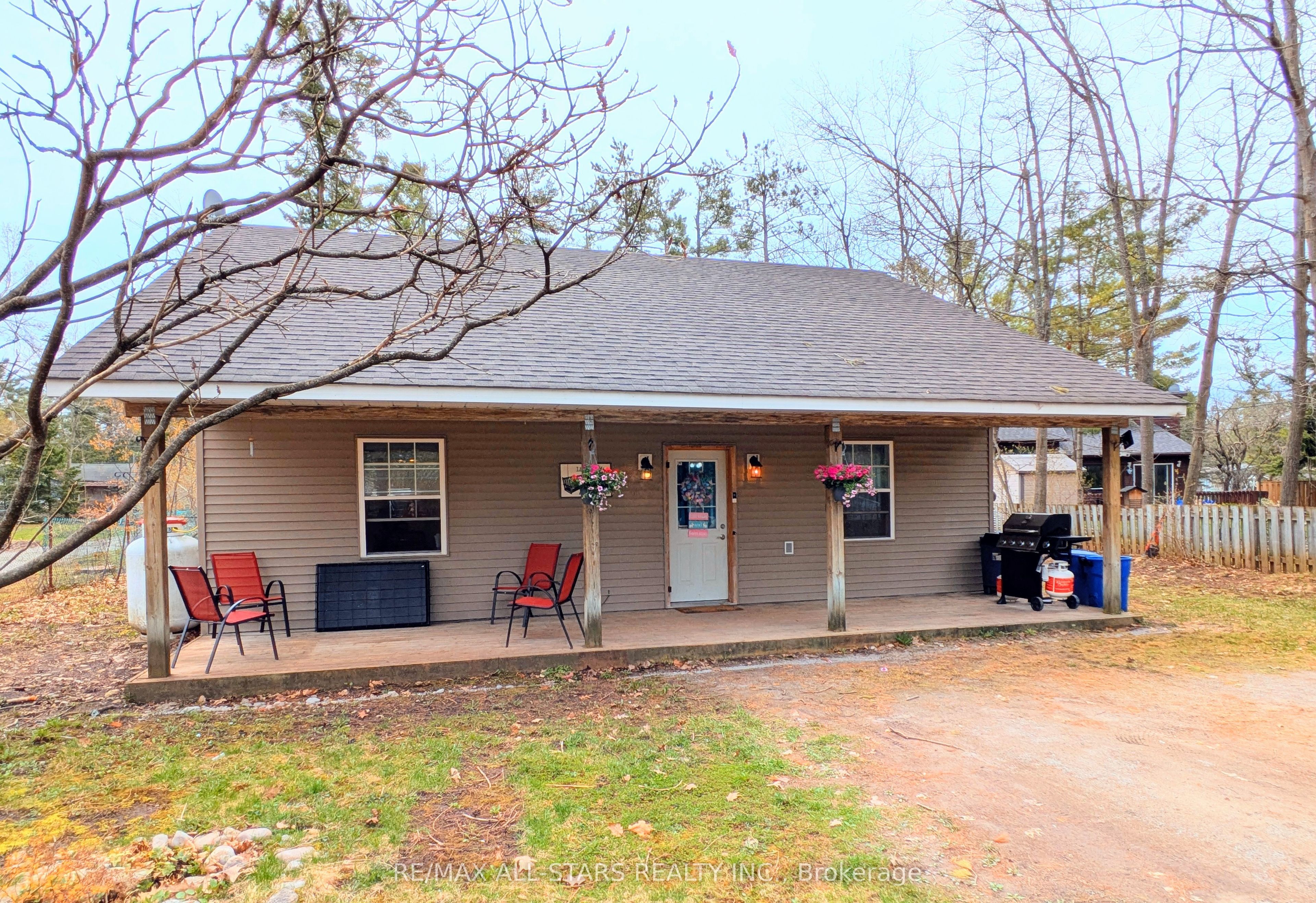 2 Oakwood Drive Property Photo