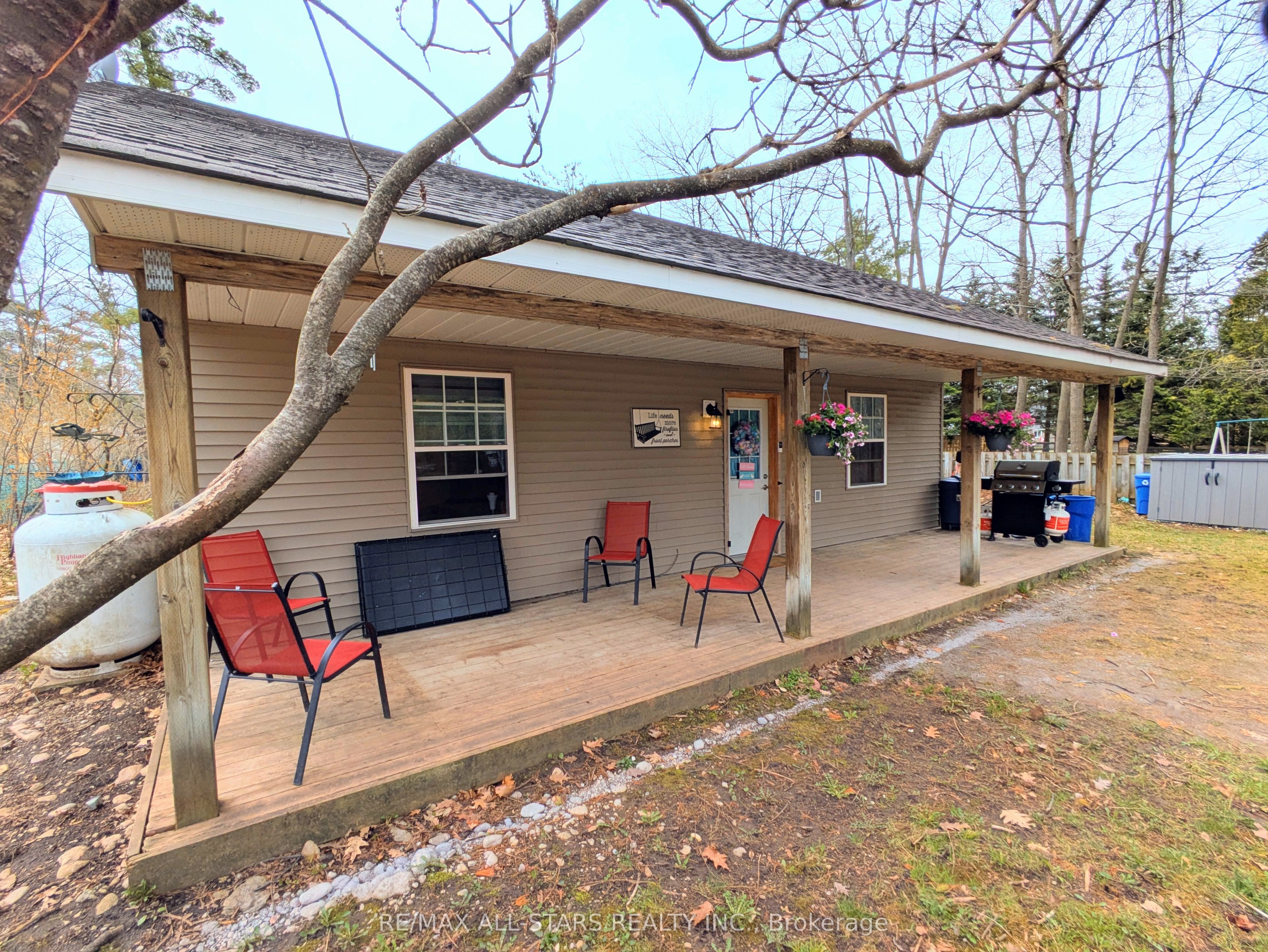 2 Oakwood Drive Property Photo 2