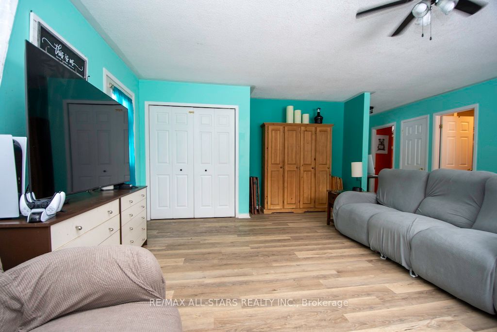 2 Oakwood Drive Property Photo 10
