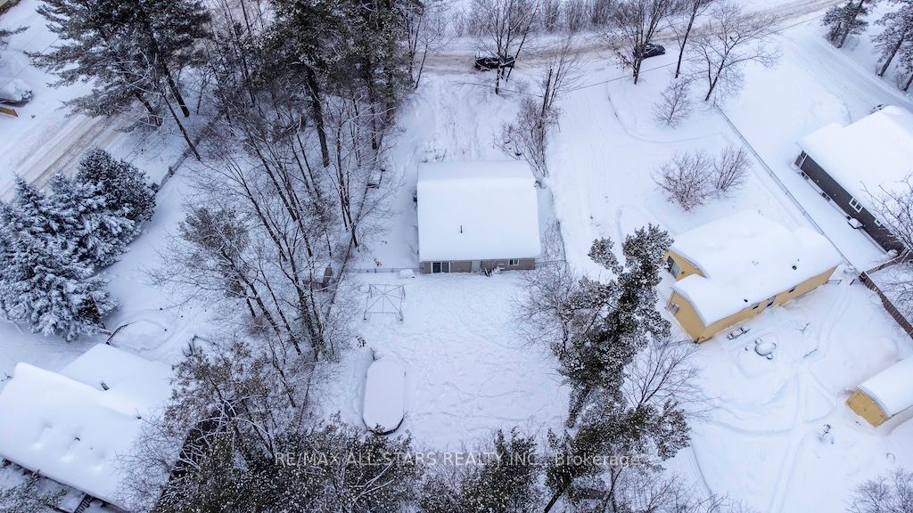 2 Oakwood Drive Property Photo 23