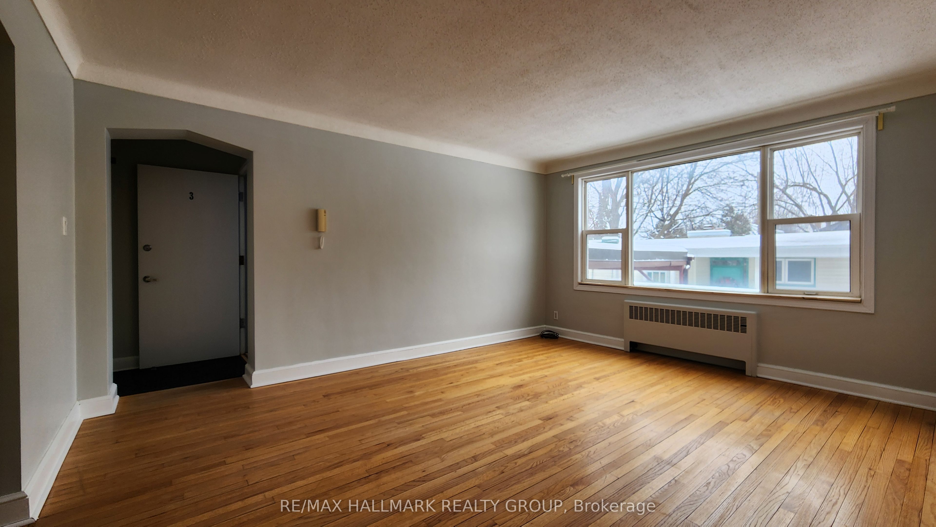 310 Byron Avenue Property Photo 4