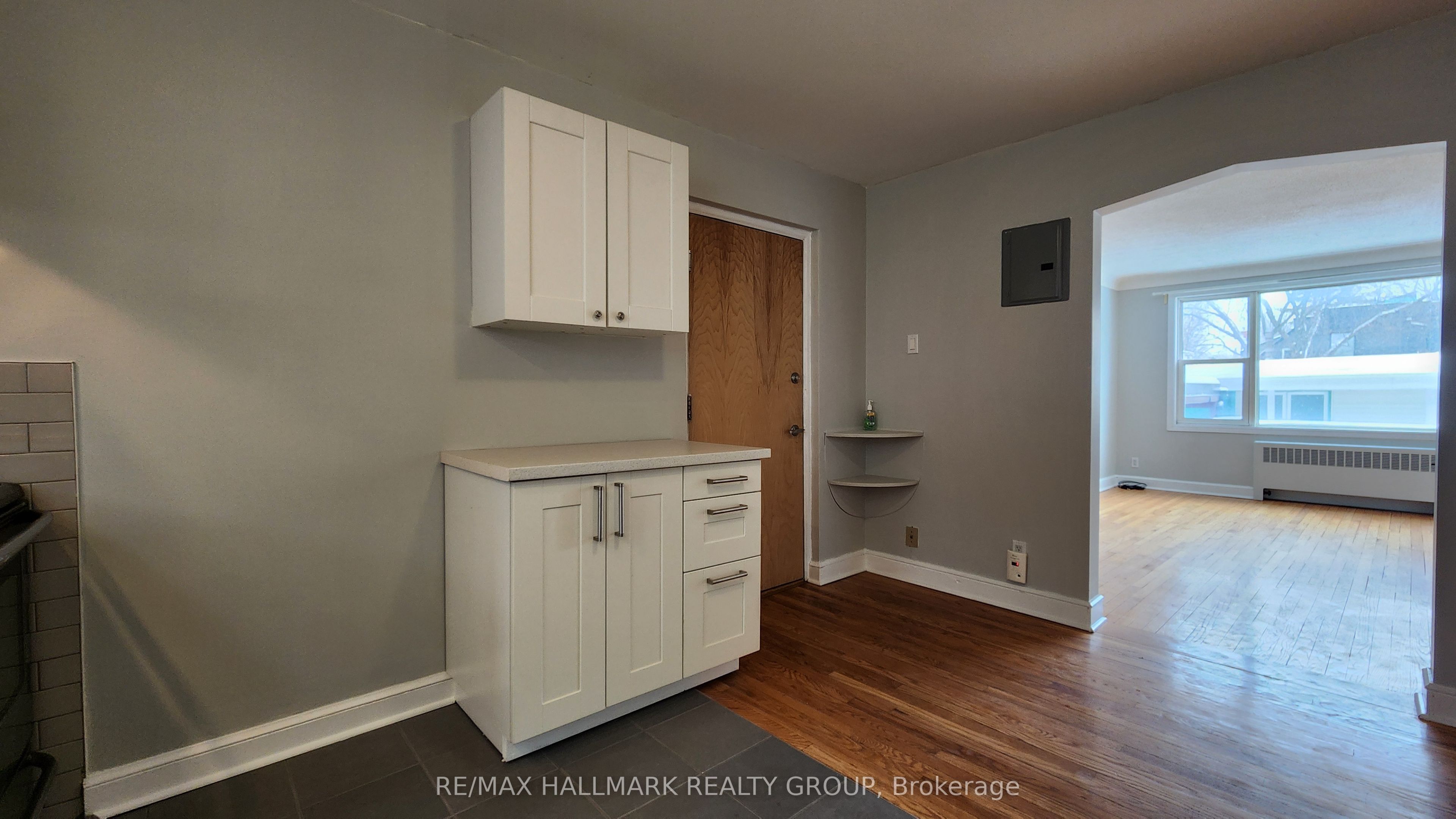 310 Byron Avenue Property Photo 11