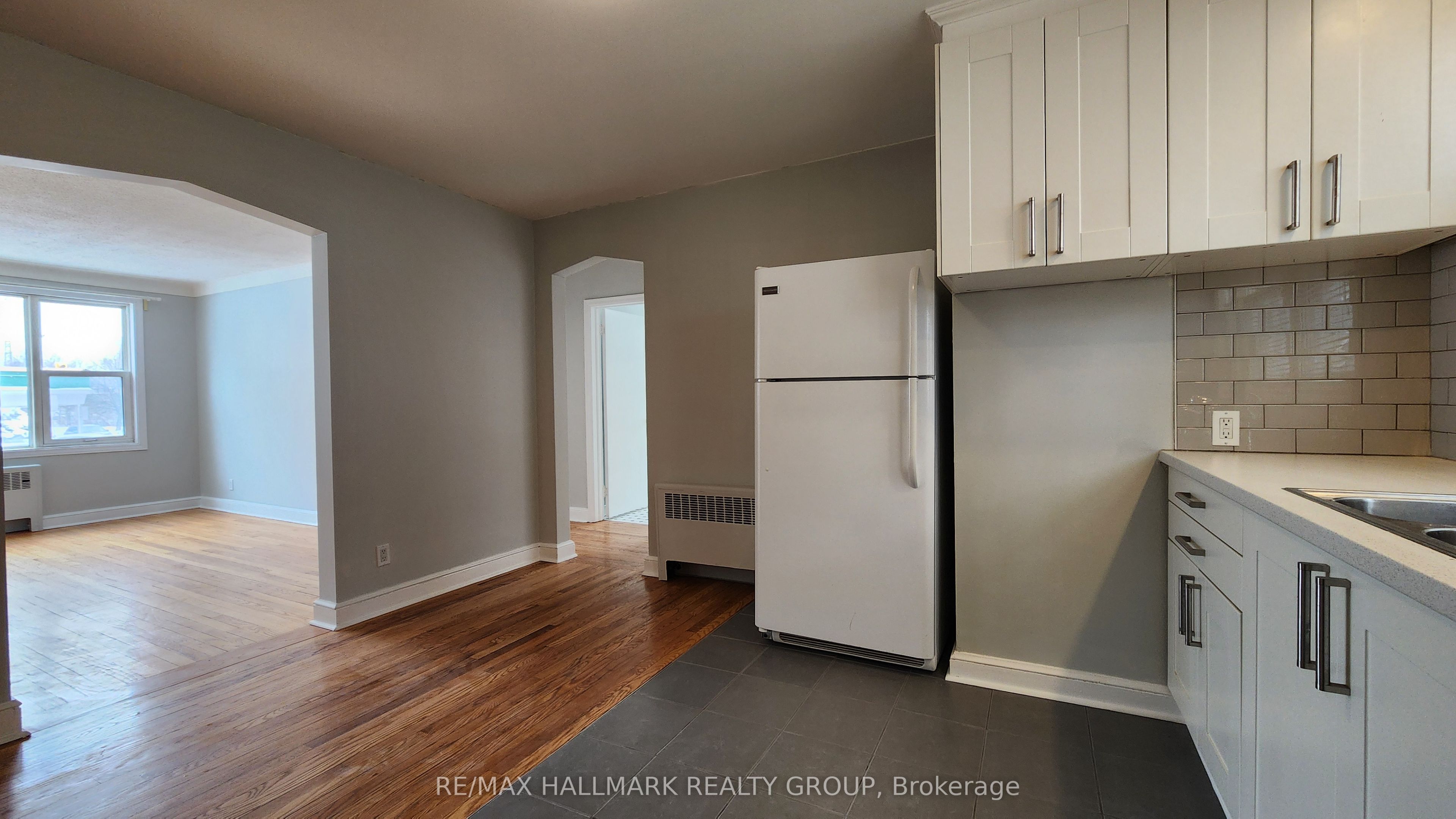 310 Byron Avenue Property Photo 12