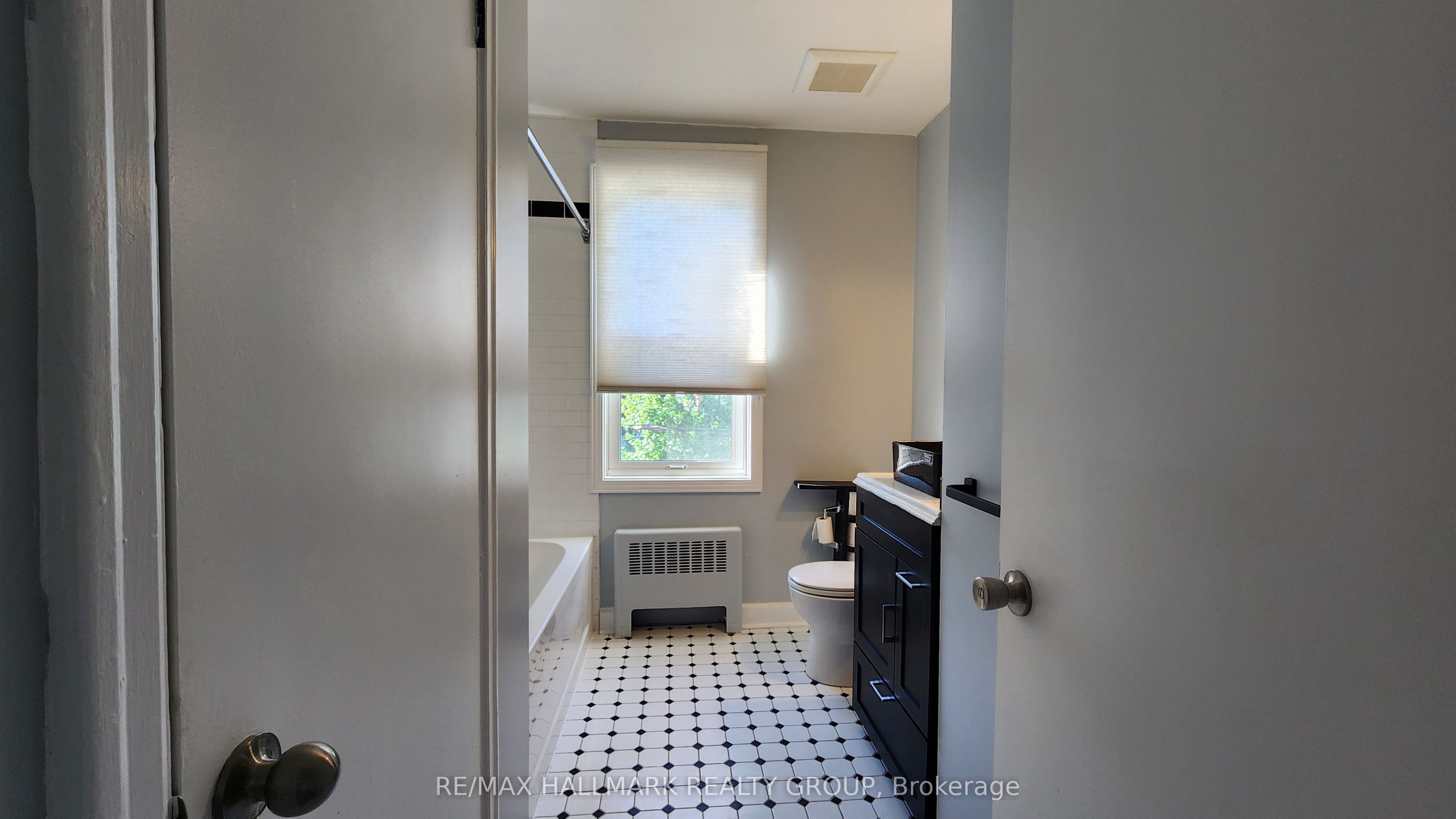 310 Byron Avenue Property Photo 23