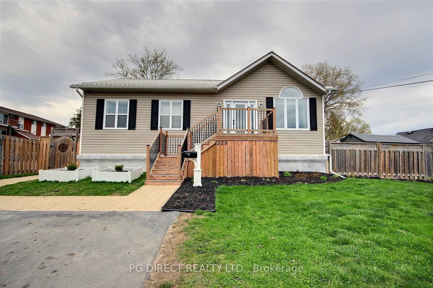 329 Sidney Street Property Photo 1