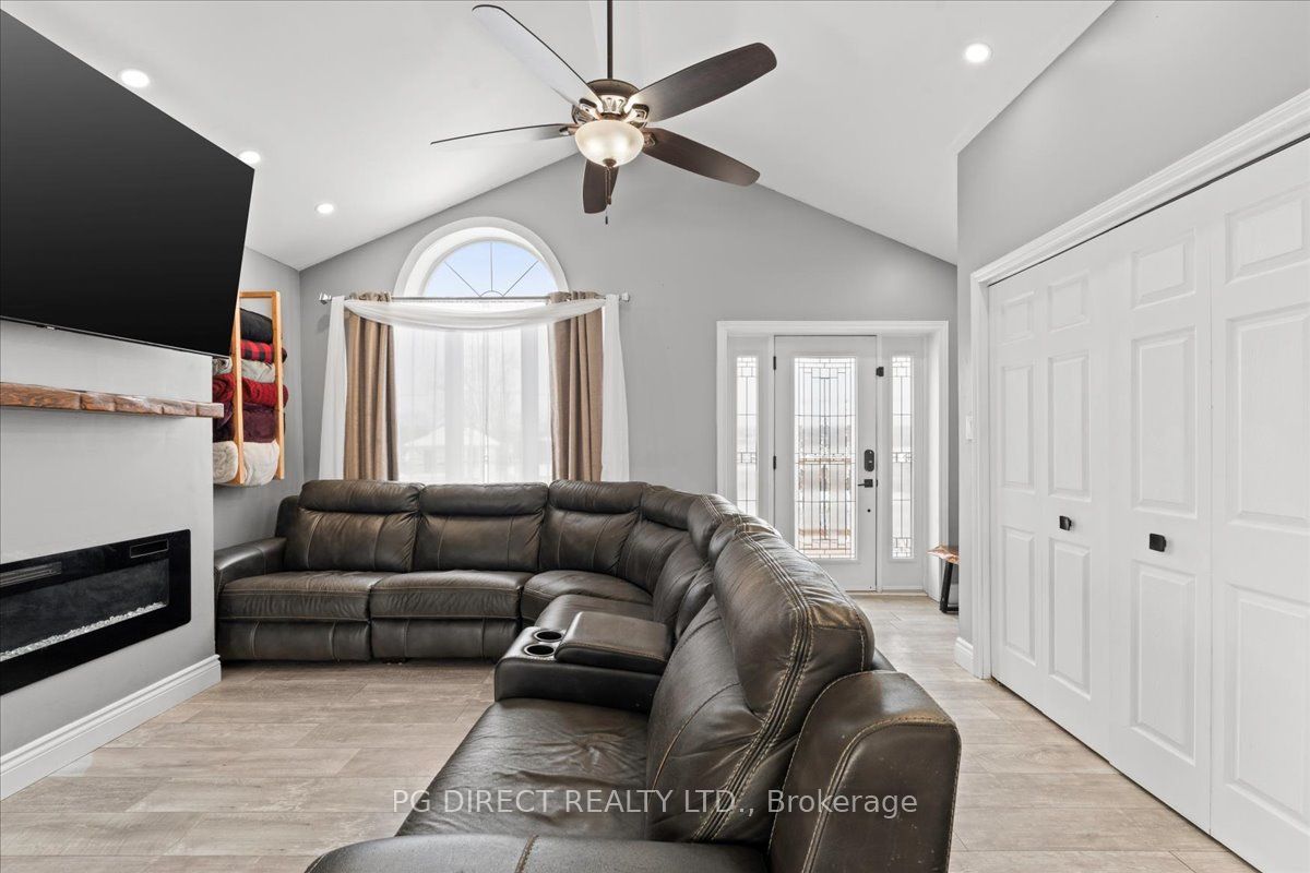 329 Sidney Street Property Photo 3