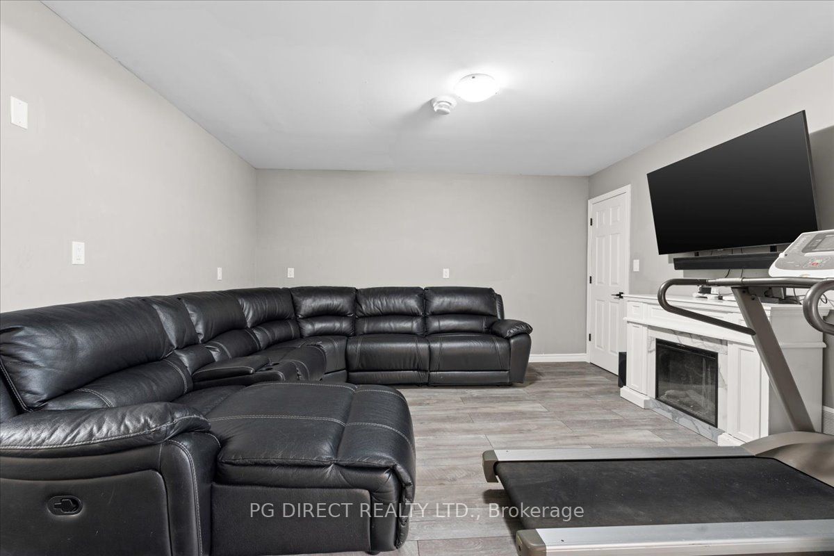 329 Sidney Street Property Photo 13