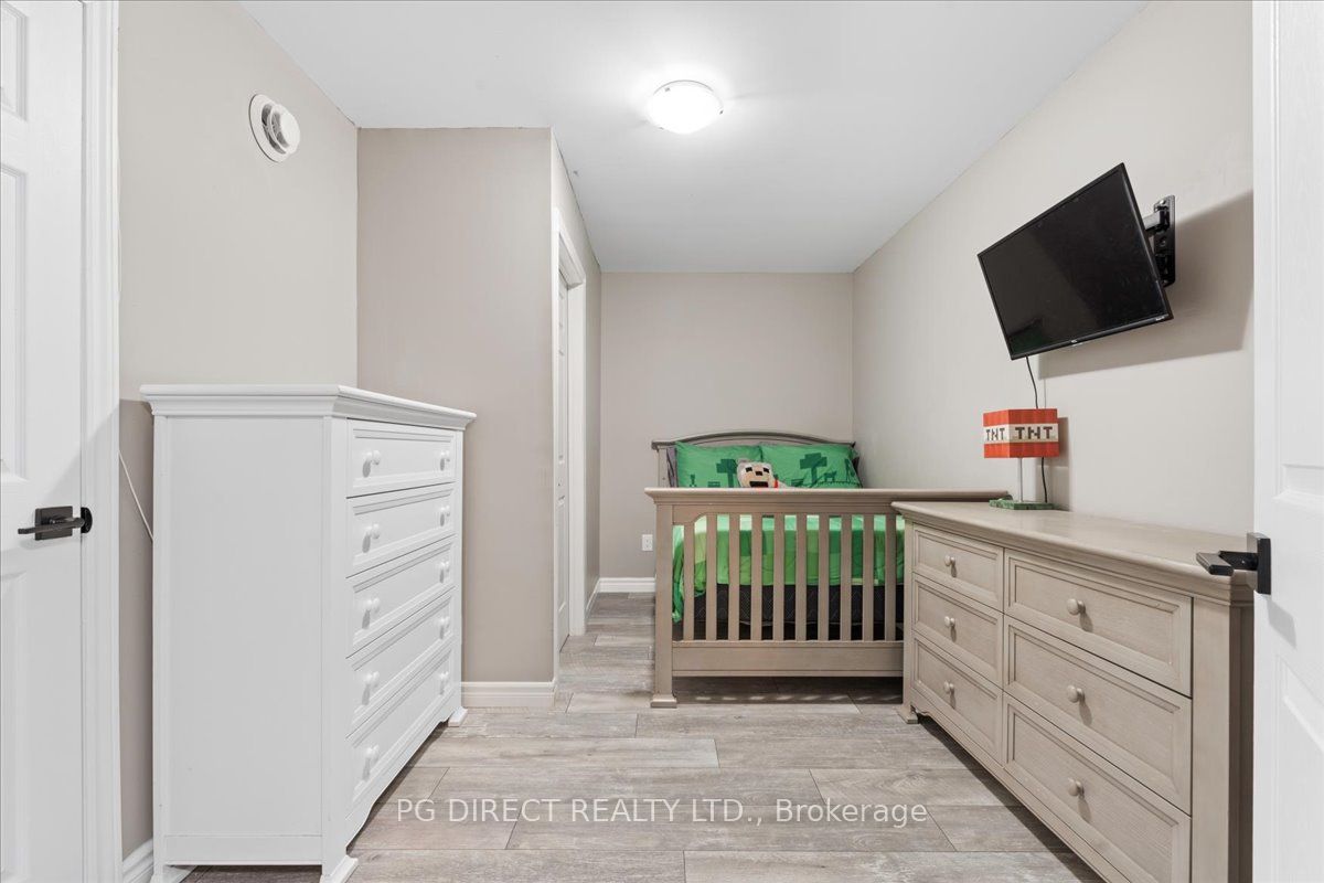 329 Sidney Street Property Photo 14
