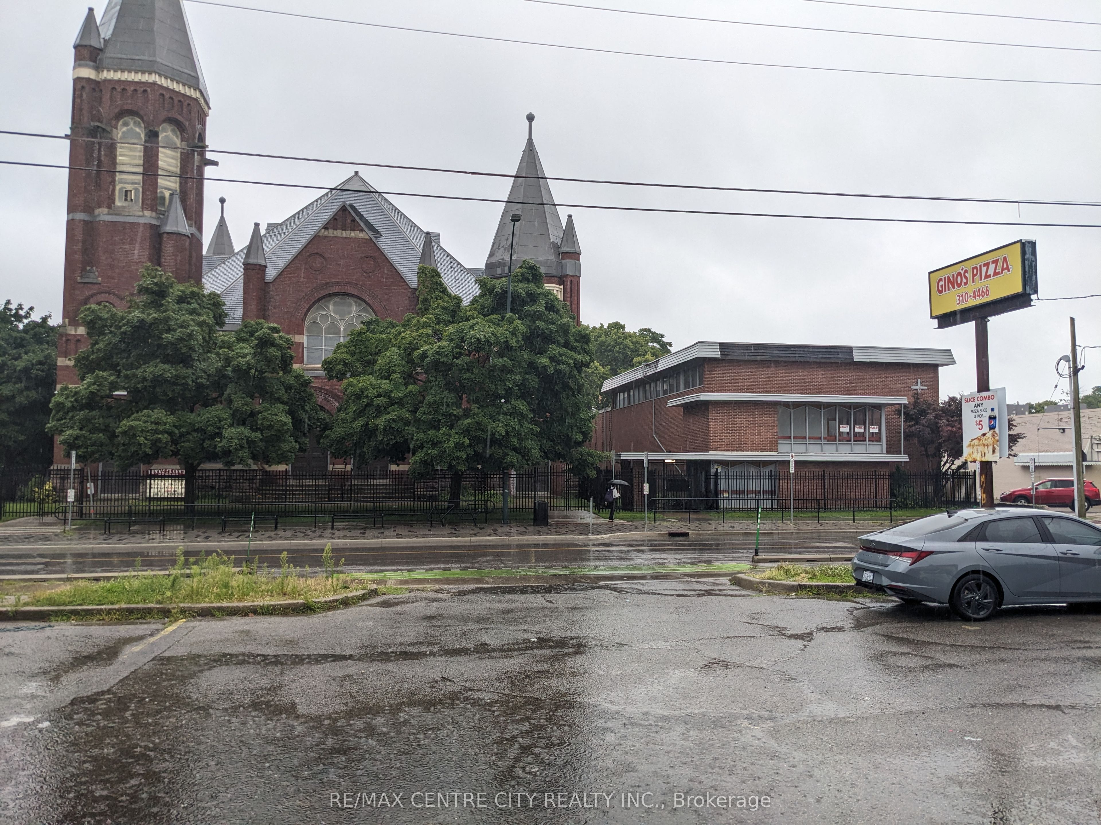 482 Dundas Street Property Photo 1