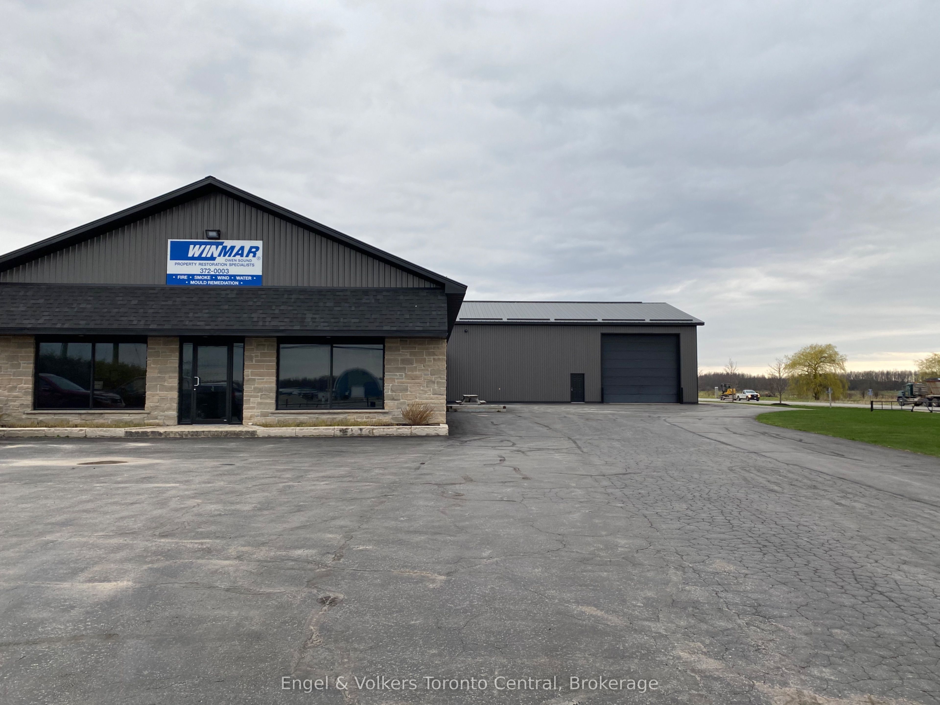 223023 17 Grey Road Property Photo