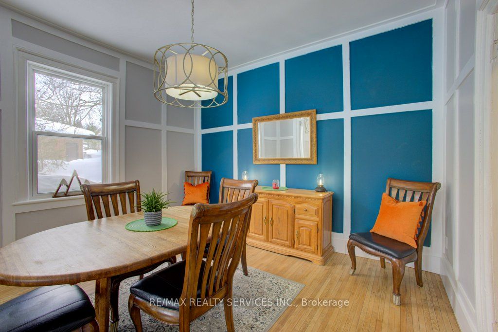 240 Fergus Street Property Photo 8